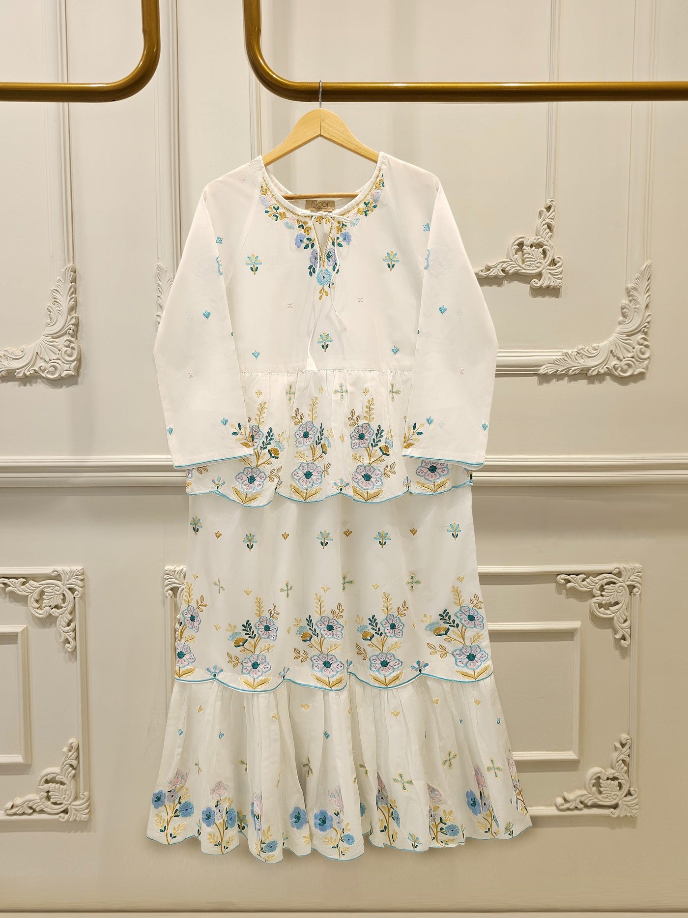 Embroidered Cambric Shirt Ws00208