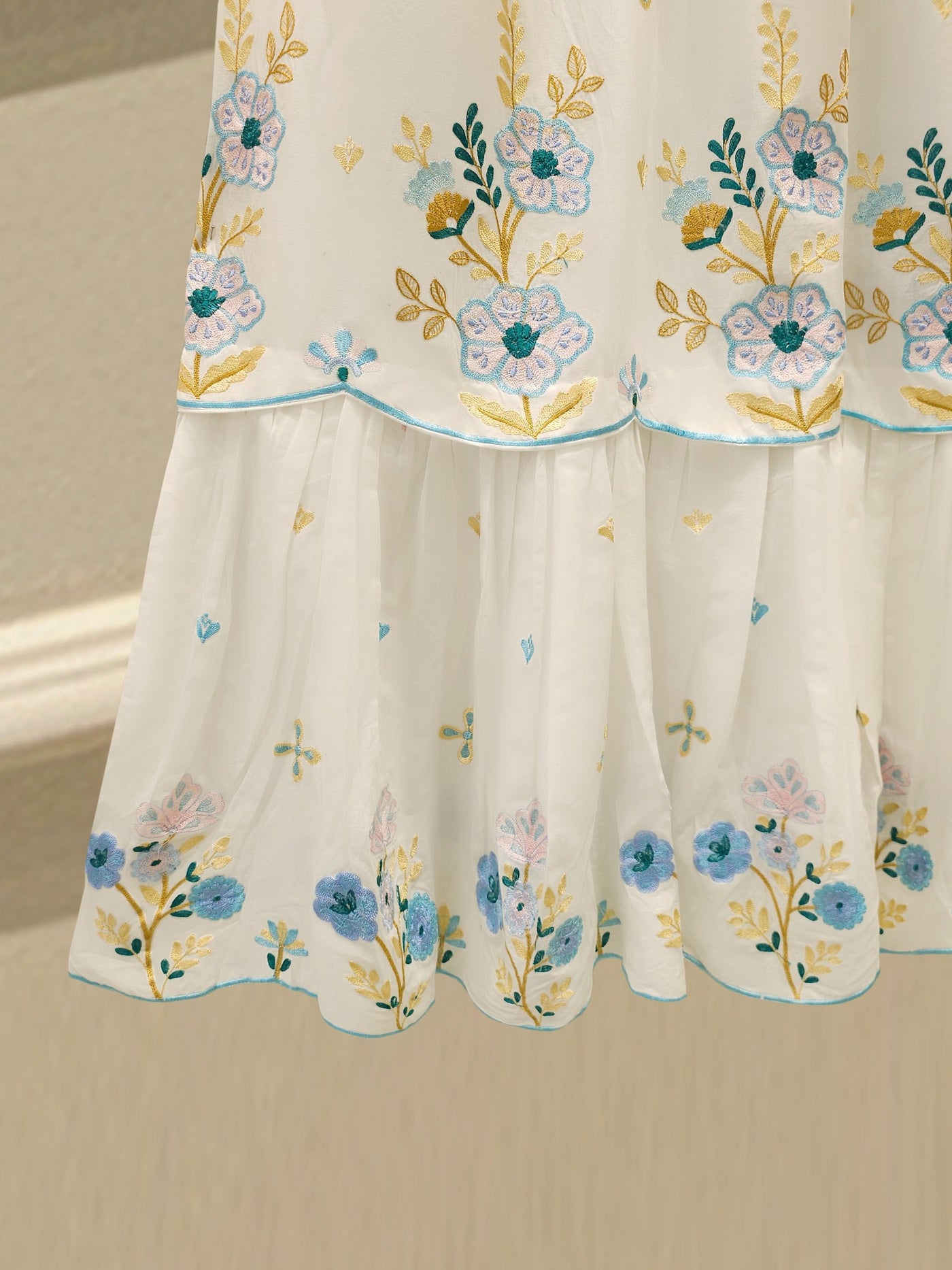Embroidered Cambric Shirt Ws00208
