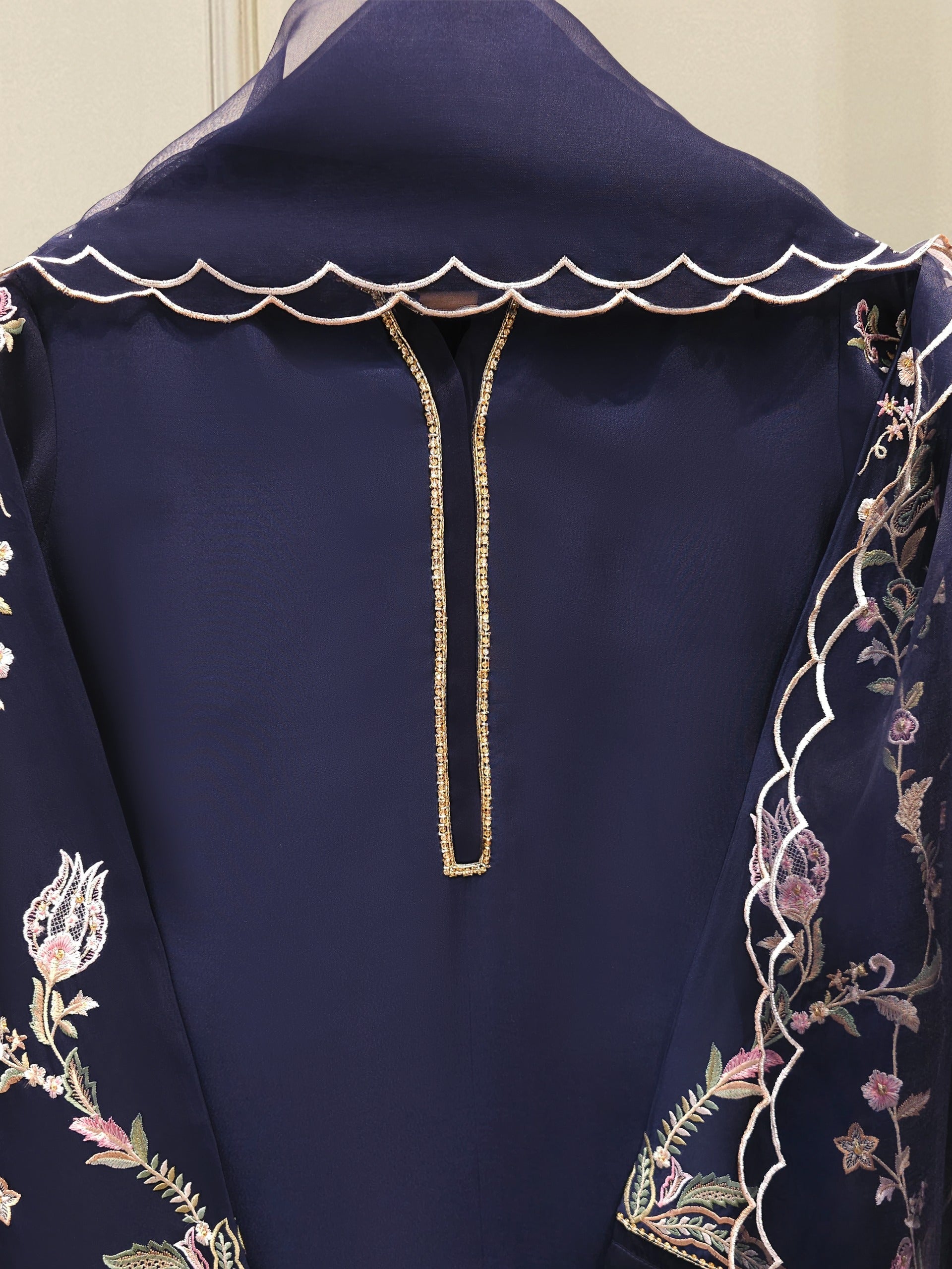3 Piece-  Pure Embroidered Sheesha Silk Suit S112967