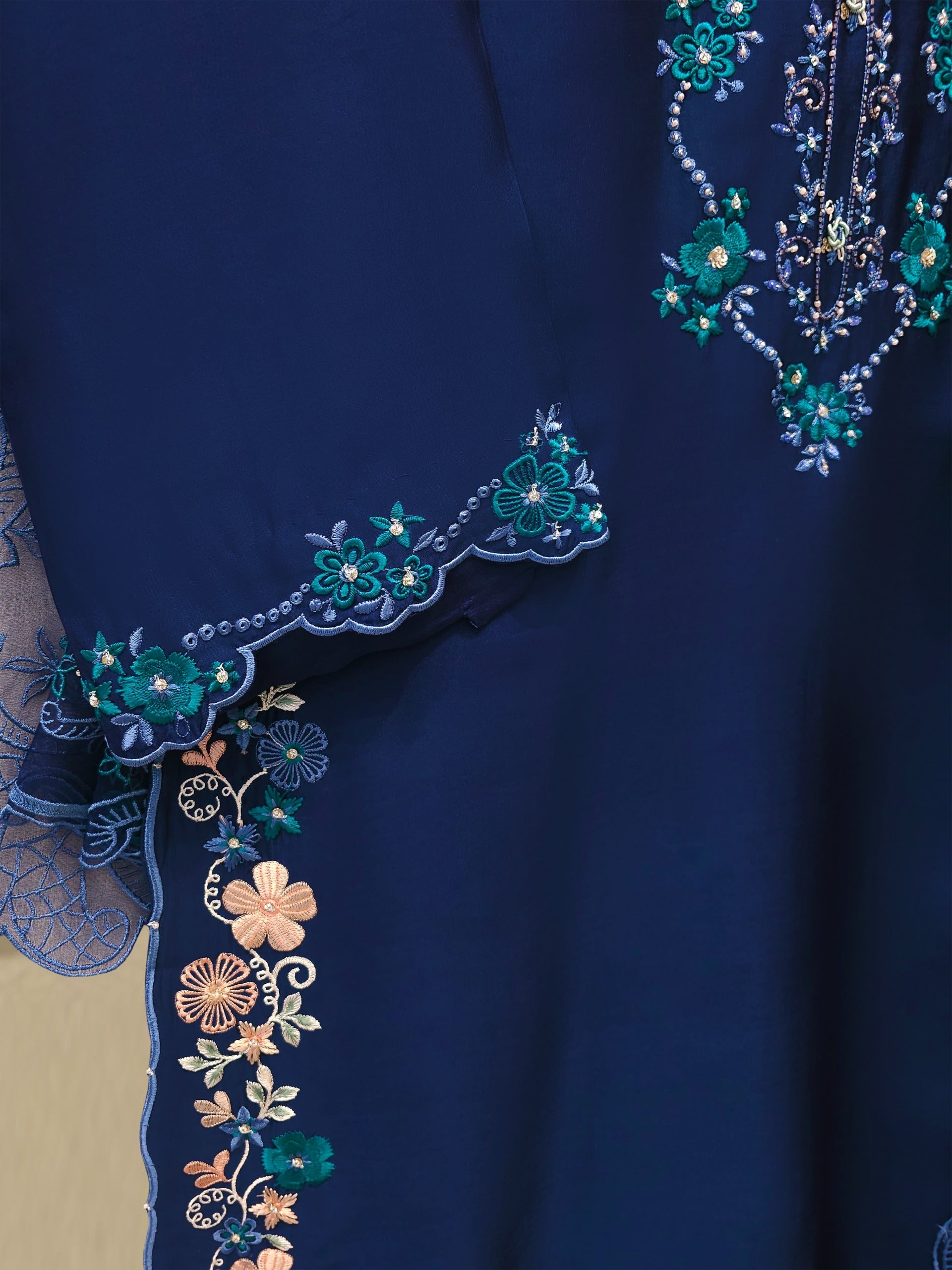 3 Piece-  Pure Embroidered Sheesha Silk Suit S112974