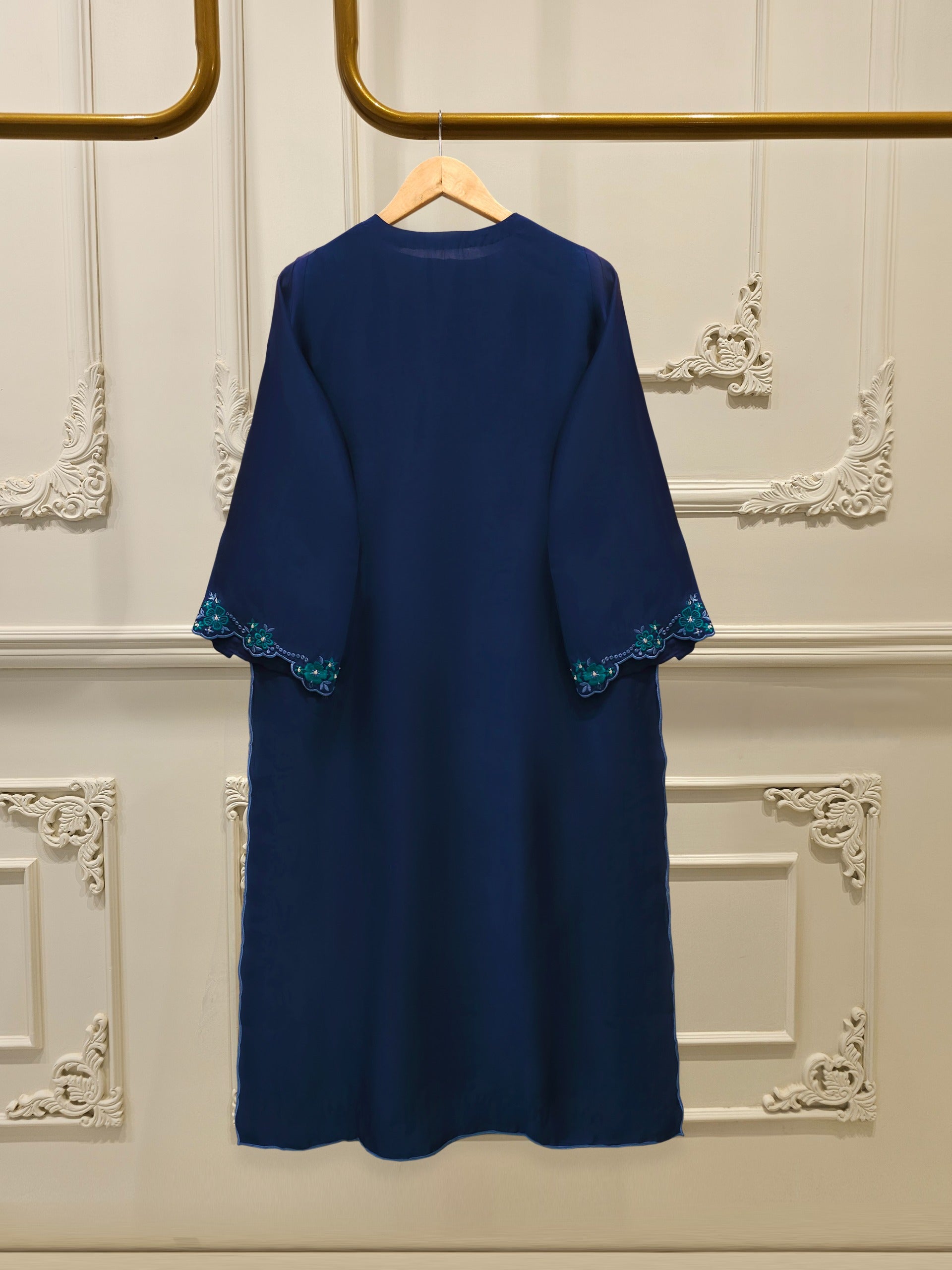 3 Piece-  Pure Embroidered Sheesha Silk Suit S112974