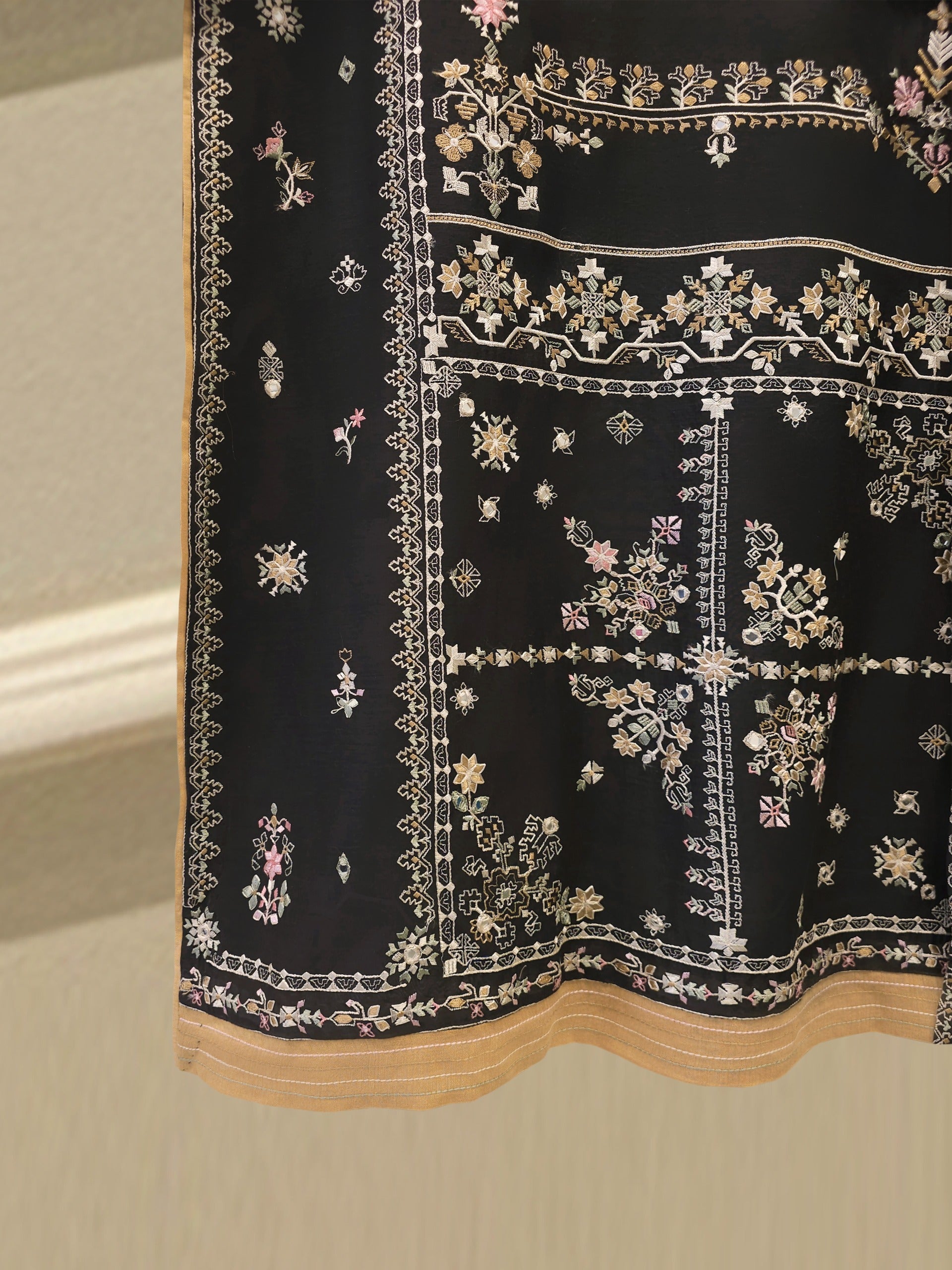 3 Piece - Embroidered Kora Cotton Suit  S113004