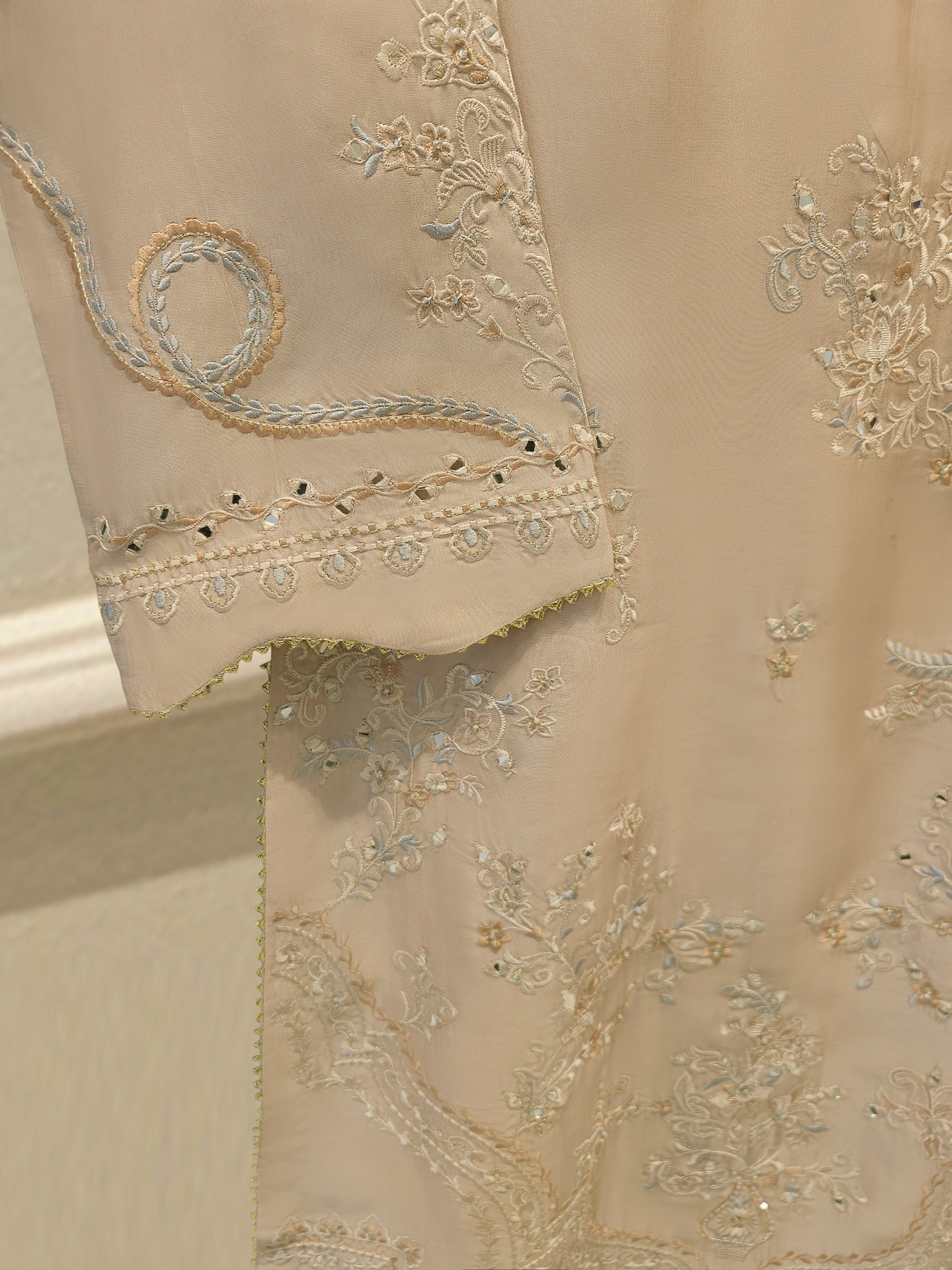 3 Piece - Pure Khaddi Silk Embroidered Suit S113082