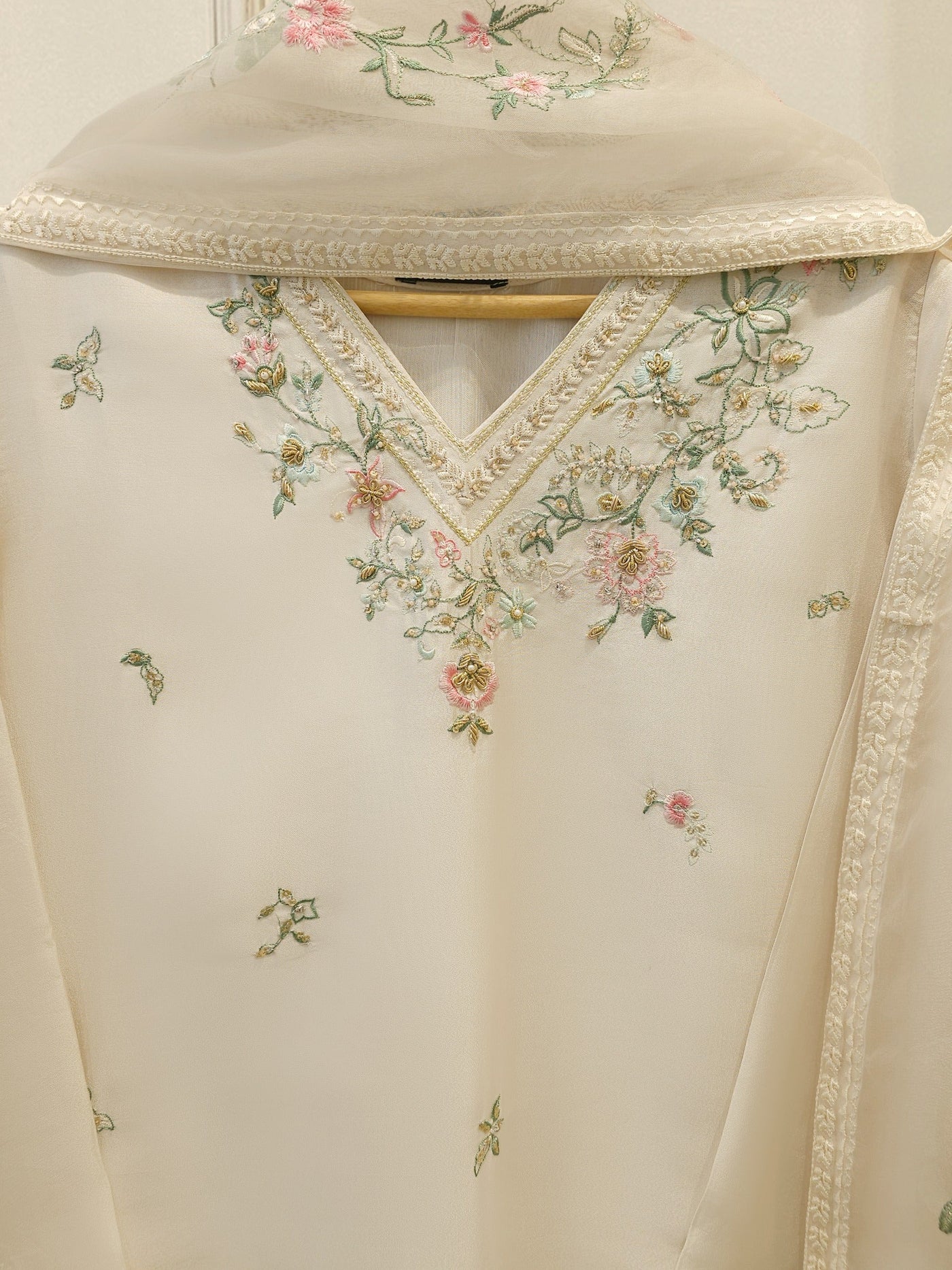 3 Piece- Pure Sheesha Silk Embroidered Suit S113718
