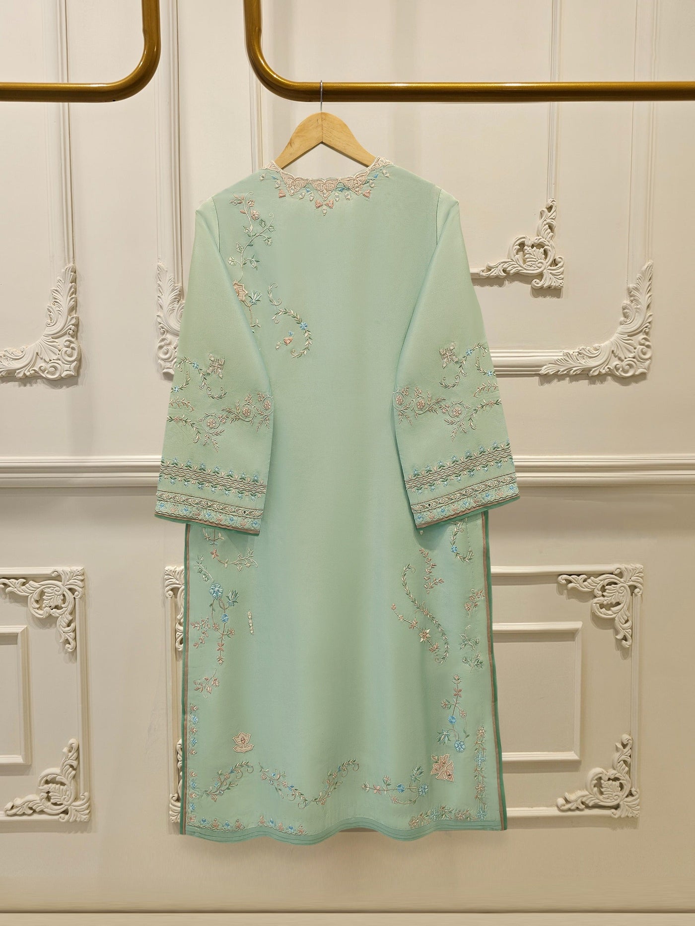 3 Piece- Pure Sheesha Silk Embroidered Suit S114321