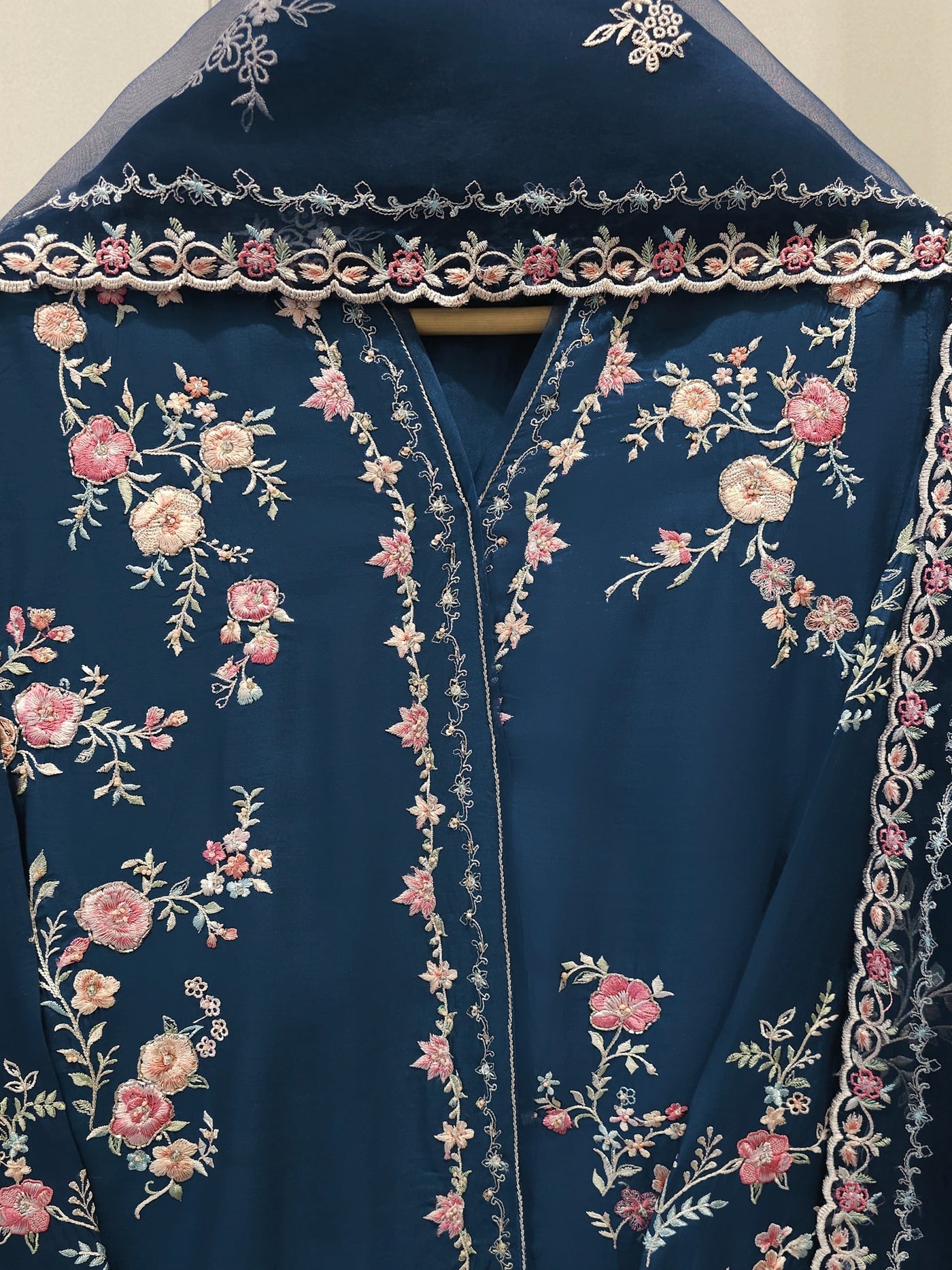 3 Piece - Pure Khaddi Silk Embroidered Suit S114379