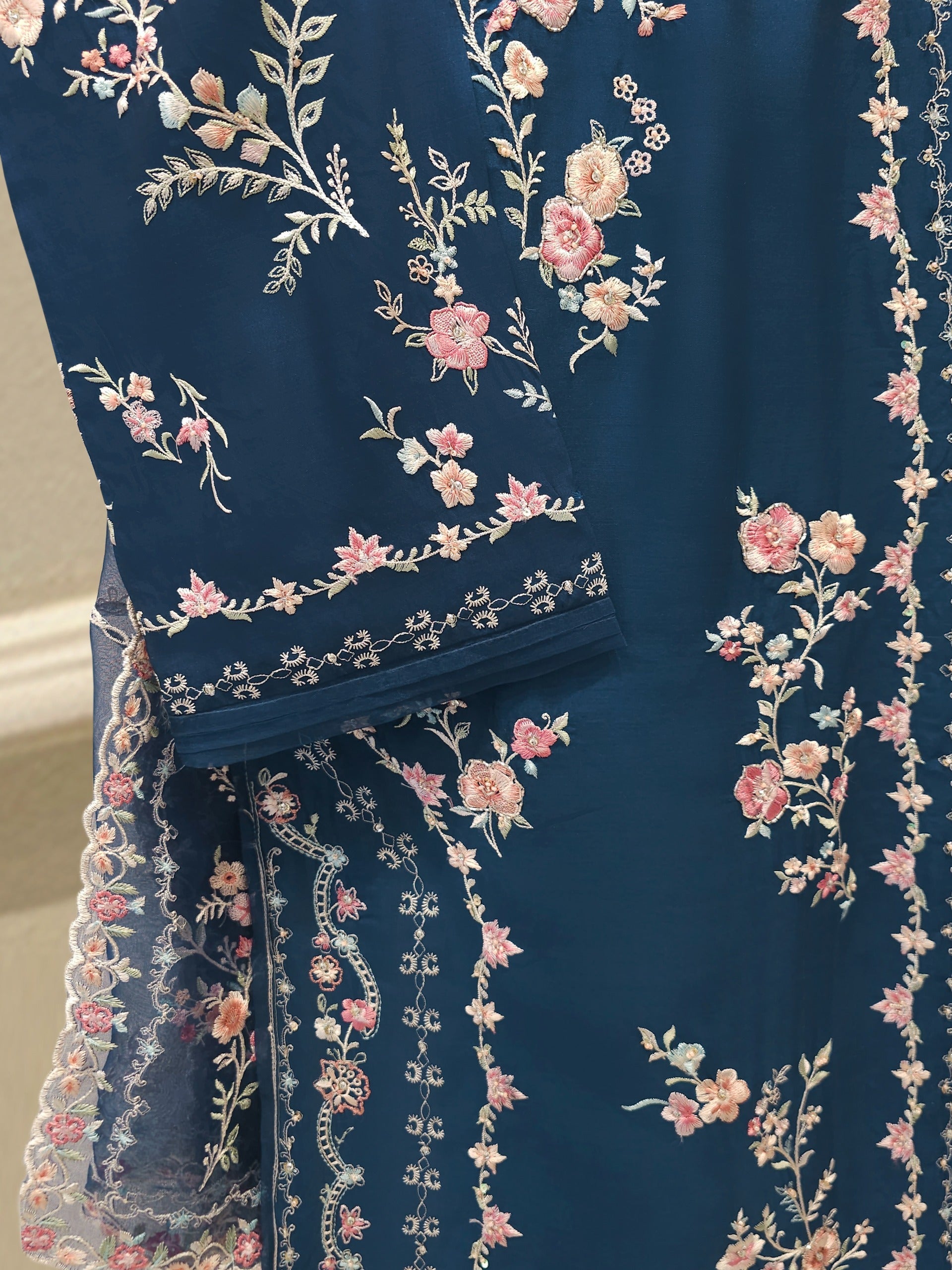 3 Piece - Pure Khaddi Silk Embroidered Suit S114379