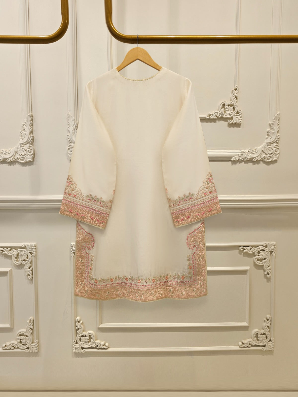 3 Piece- Pure  Sheesha Silk Embroidered Suit S115086