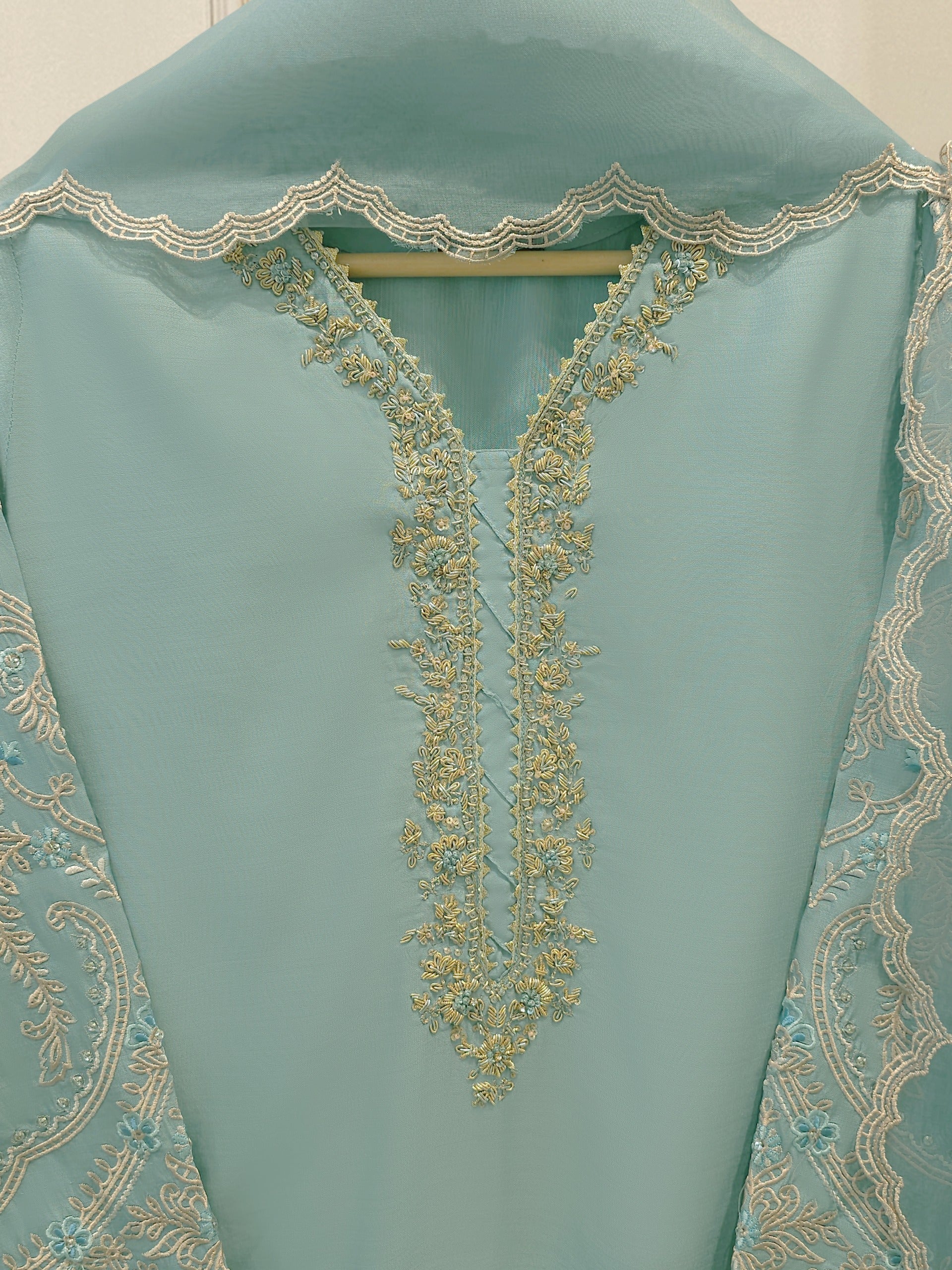 3 Piece - Pure Khaddi Silk Embroidered  Suit S115136