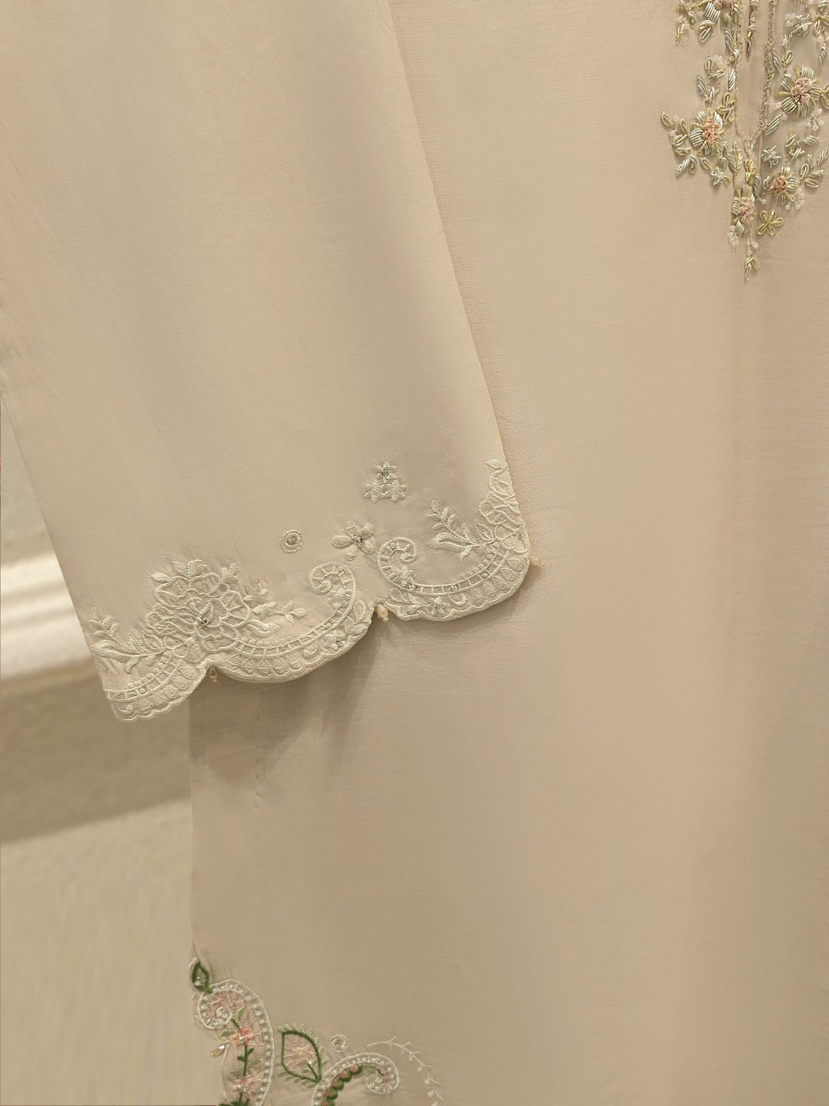 3 Piece - Pure Khaddi Silk Embroidered  Suit S115165