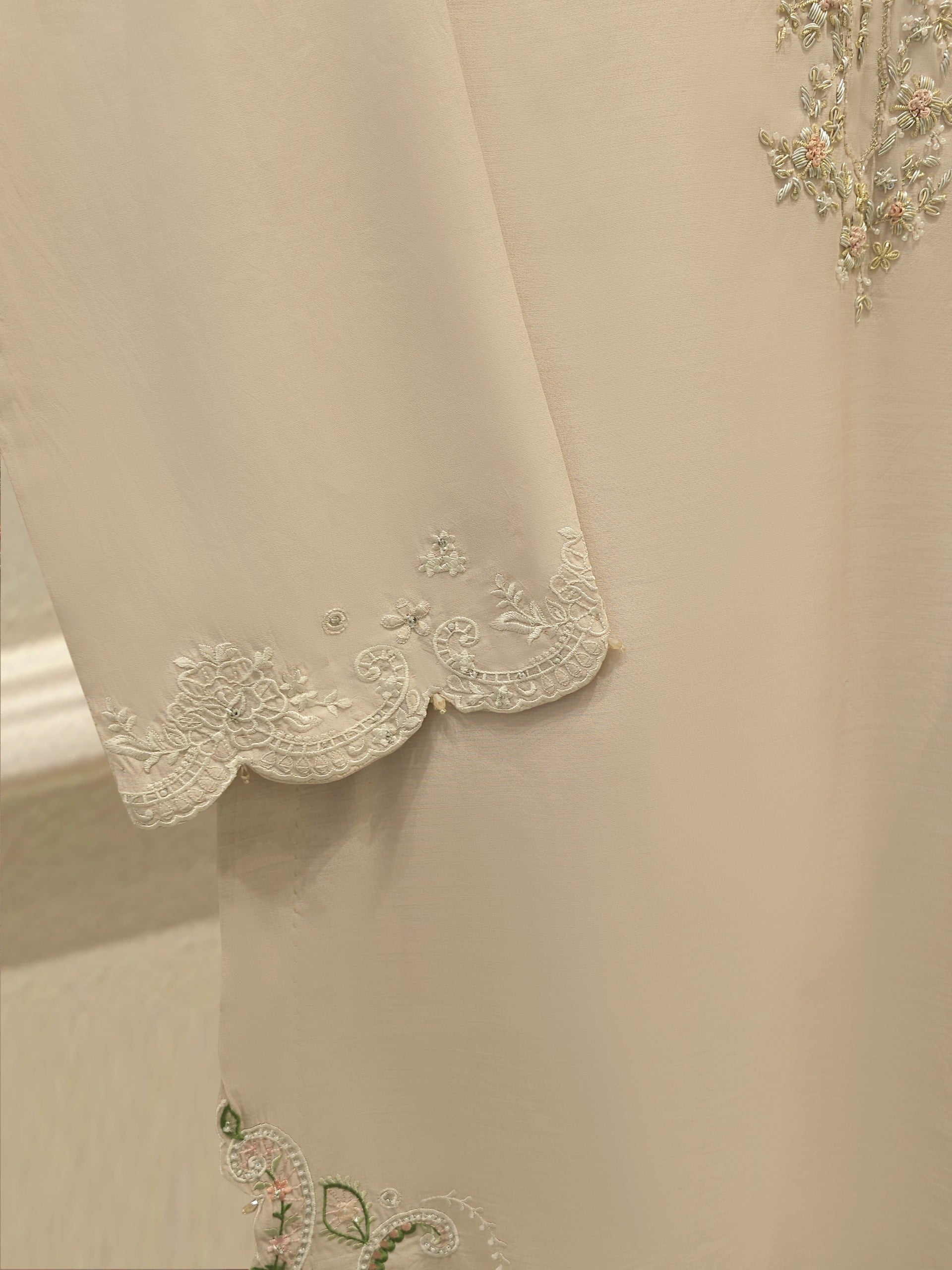 3 Piece - Pure Khaddi Silk Embroidered  Suit S115165