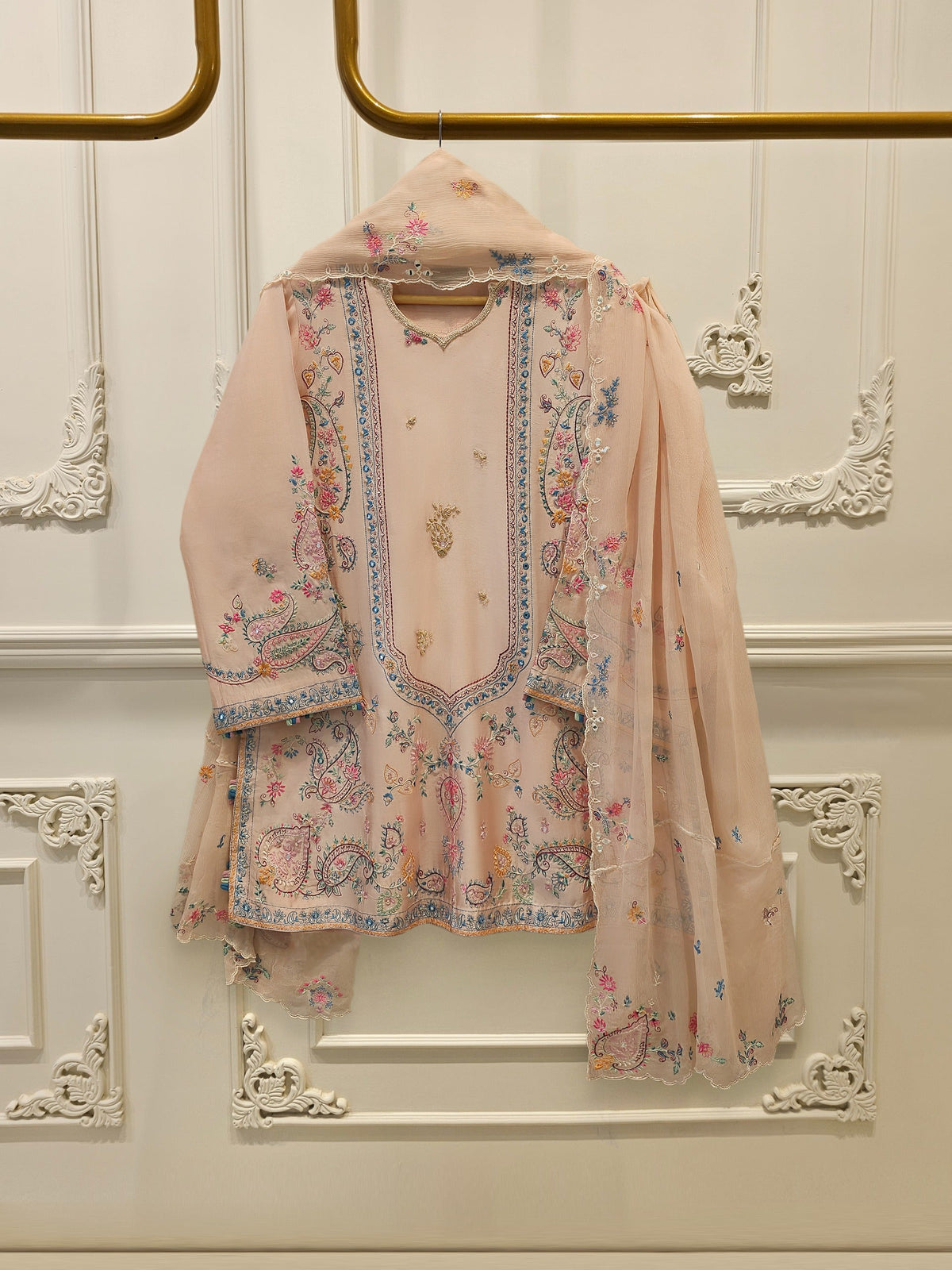 3 Piece- Pure  Sheesha Silk Embroidered Suit S115405