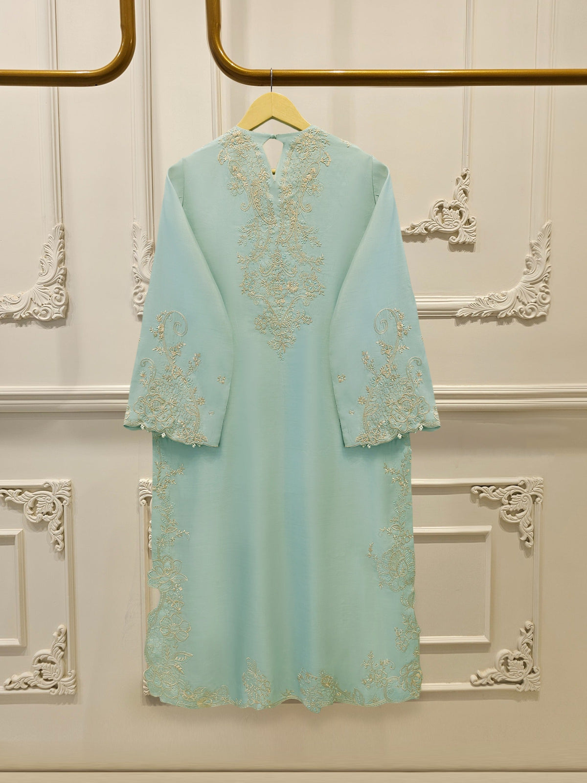 3 Piece - Pure Khaddi Silk Embroidered  Suit S115571