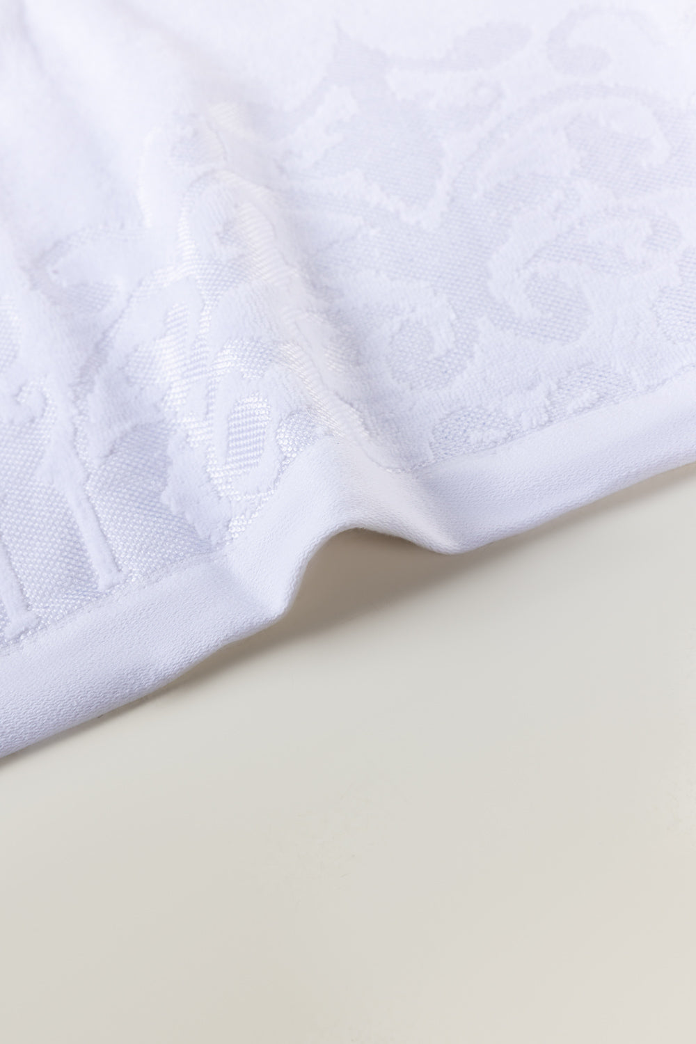 White Jacquard Dyed Towel 25