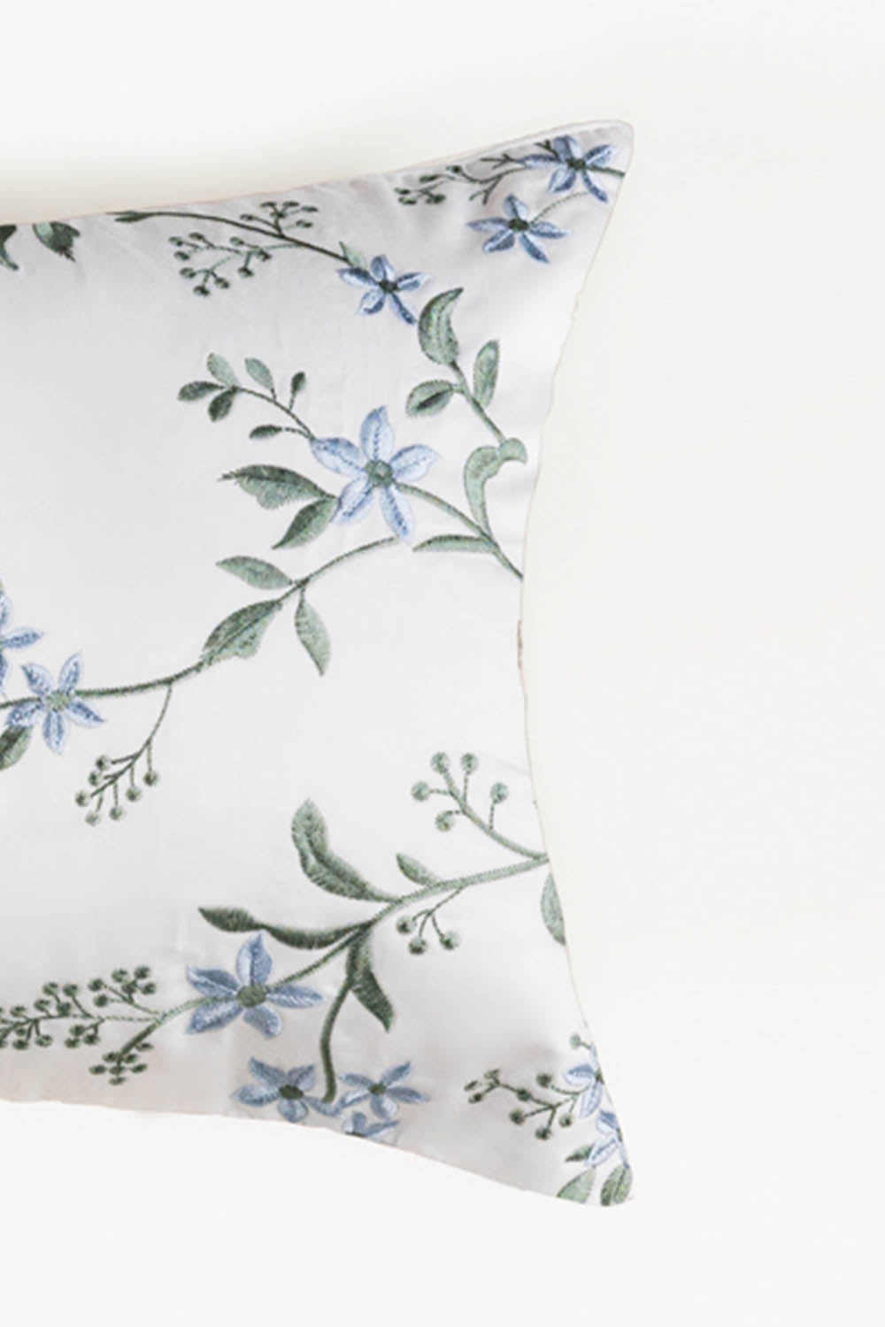 https://cdn.shopify.com/s/files/1/0706/3253/8159/files/WhiteT-400DeckCushion_2.jpg?v=1777012412