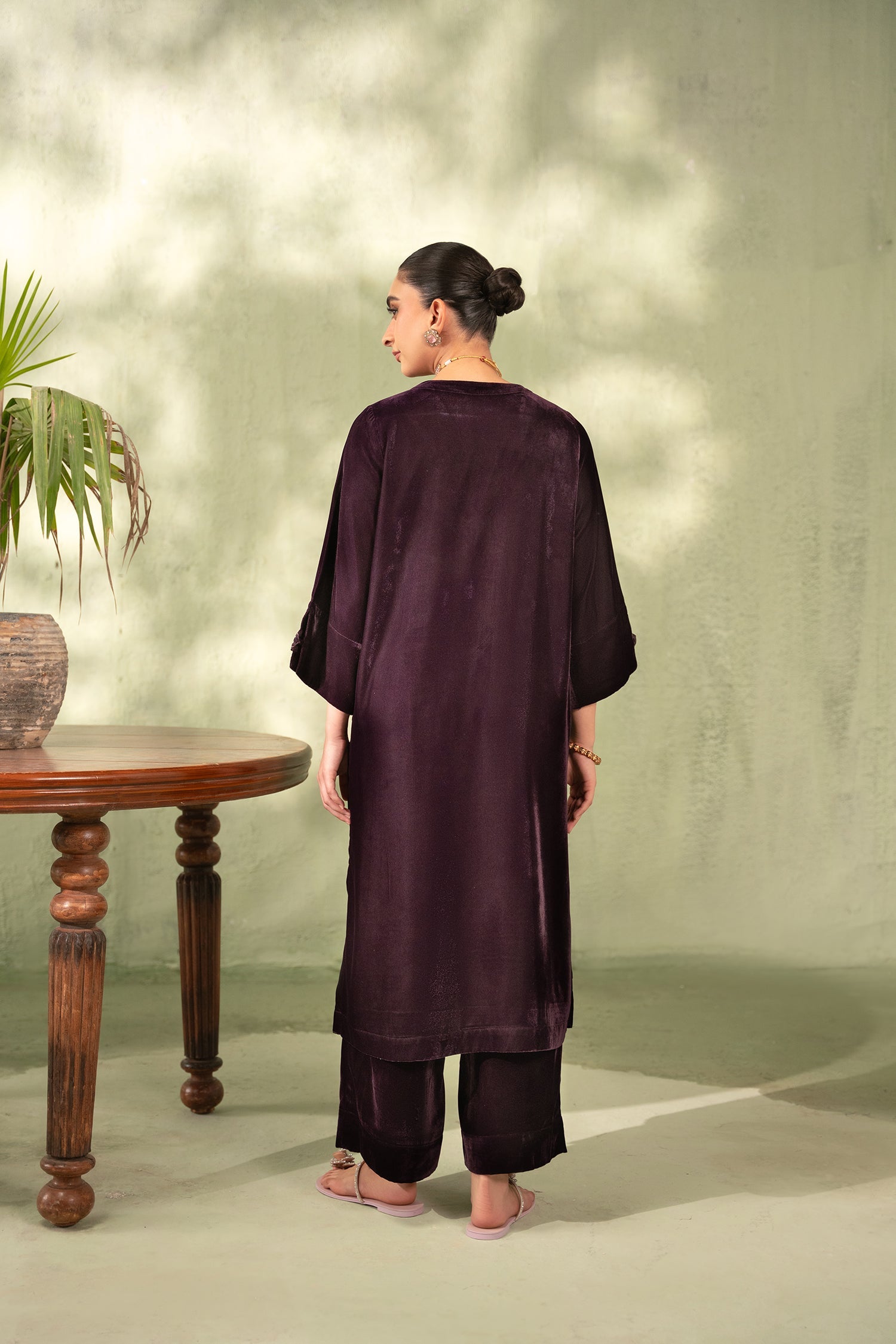 https://cdn.shopify.com/s/files/1/0663/9616/0233/files/WineGlass_4.jpg?v=1763030642