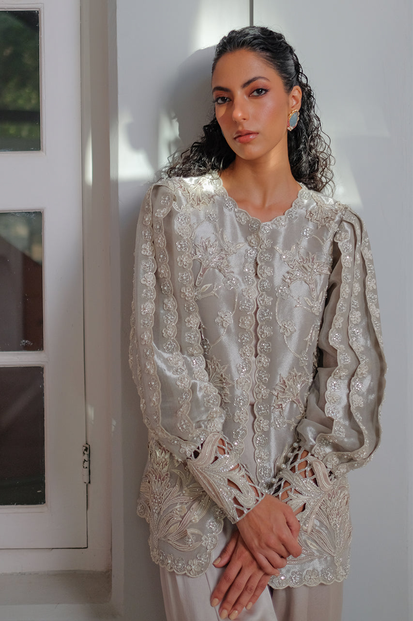 https://cdn.shopify.com/s/files/1/0588/3661/5221/products/ZEXTRAPROPSMEHLUMSMLP-40.jpg?v=1705063410