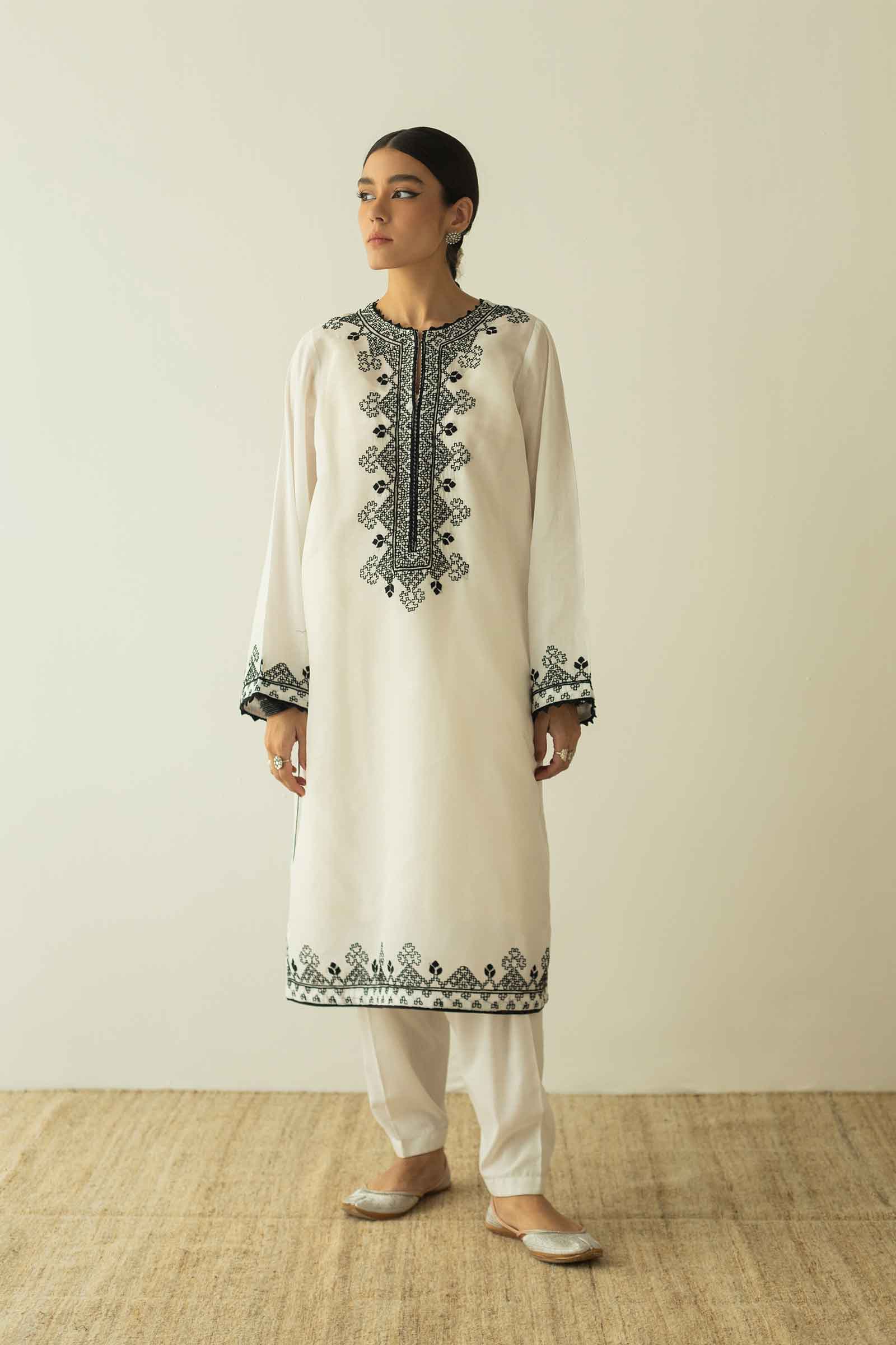 https://cdn.shopify.com/s/files/1/0340/8376/6405/products/ZHC-016.jpg?v=1701853317
