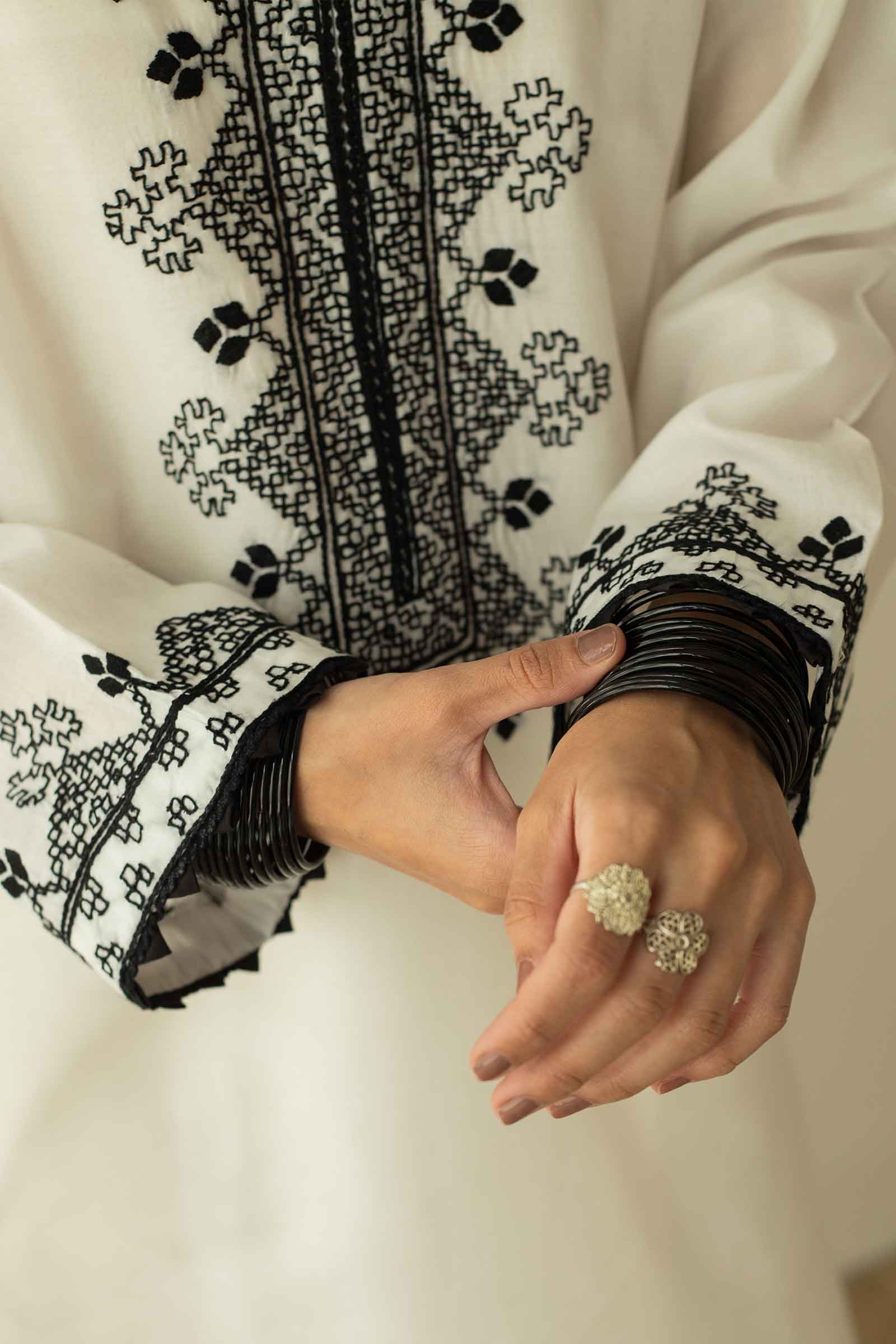 https://cdn.shopify.com/s/files/1/0340/8376/6405/products/ZHC-016b.jpg?v=1693401391