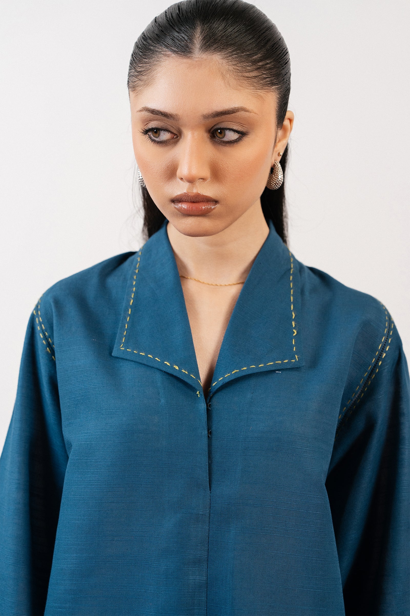 https://cdn.shopify.com/s/files/1/0081/0283/8329/files/Zaha10DEC-1176.jpg?v=1766494065