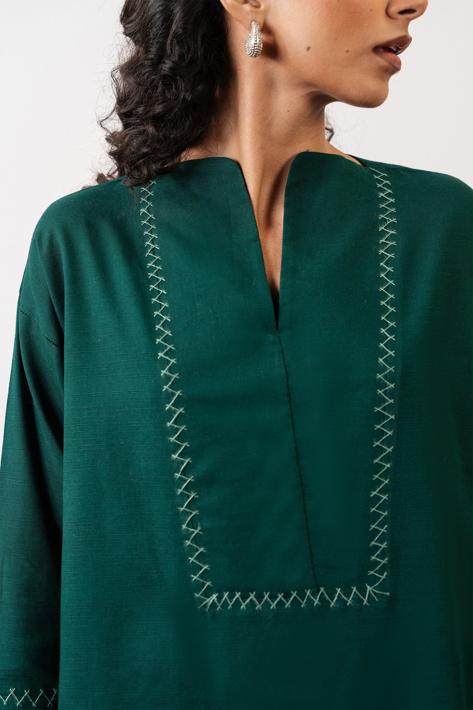 https://cdn.shopify.com/s/files/1/0081/0283/8329/files/Zaha10DEC-74.jpg?v=1766494144