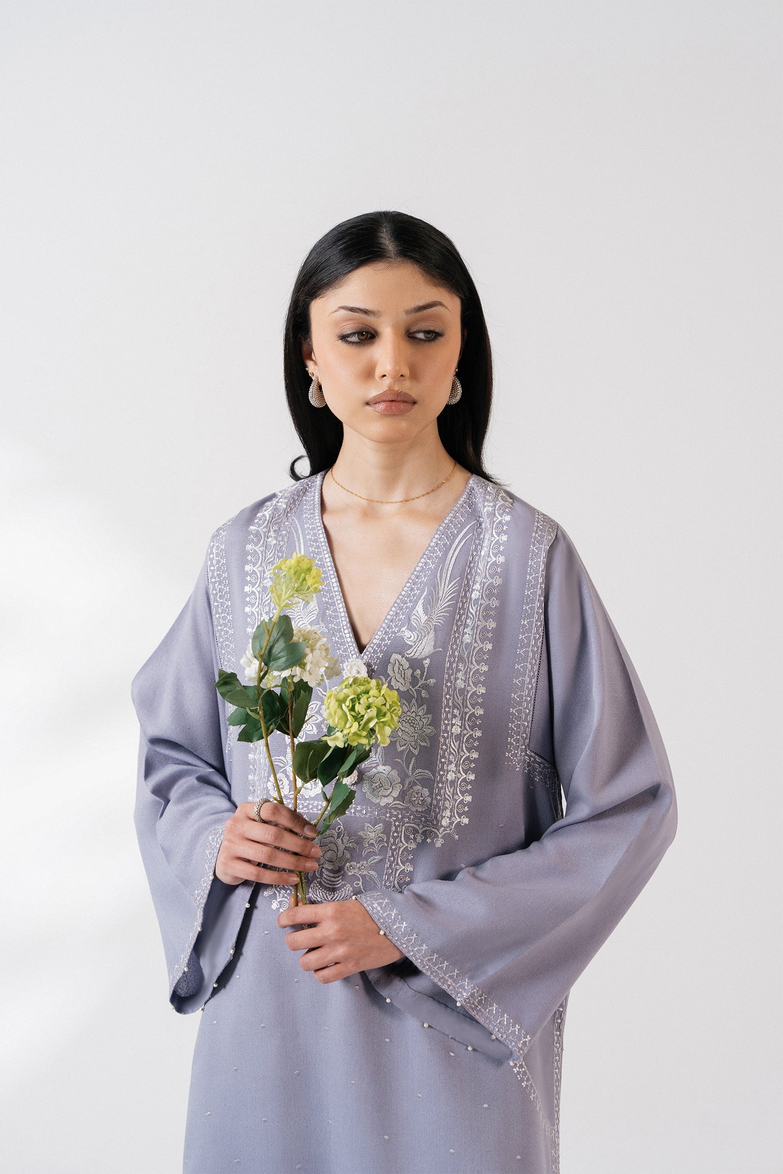 https://cdn.shopify.com/s/files/1/0081/0283/8329/files/Zaha10DEC-957.jpg?v=1766494043