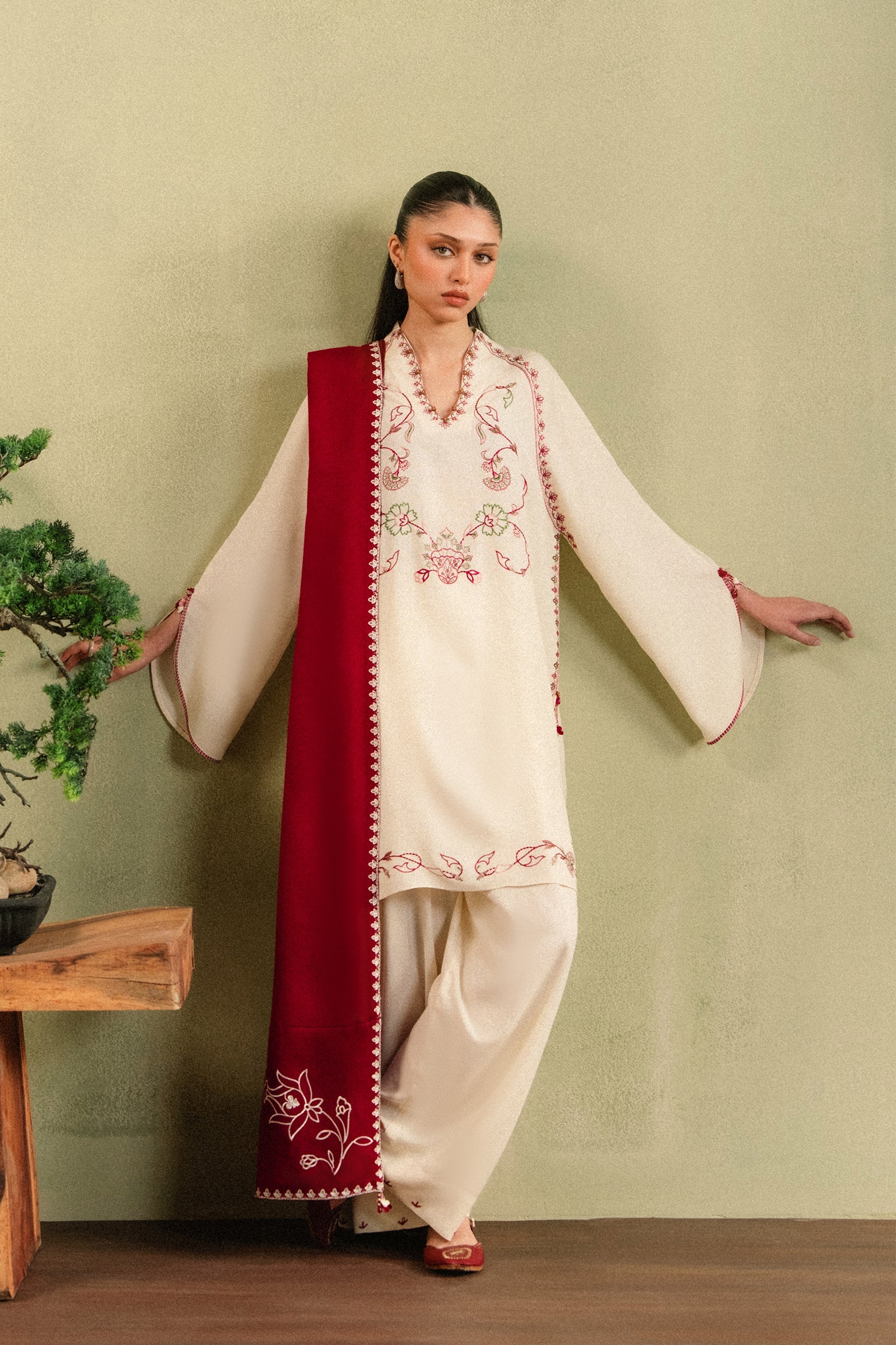 https://cdn.shopify.com/s/files/1/0081/0283/8329/files/ZahaPret4thDec-583.jpg?v=1766493610