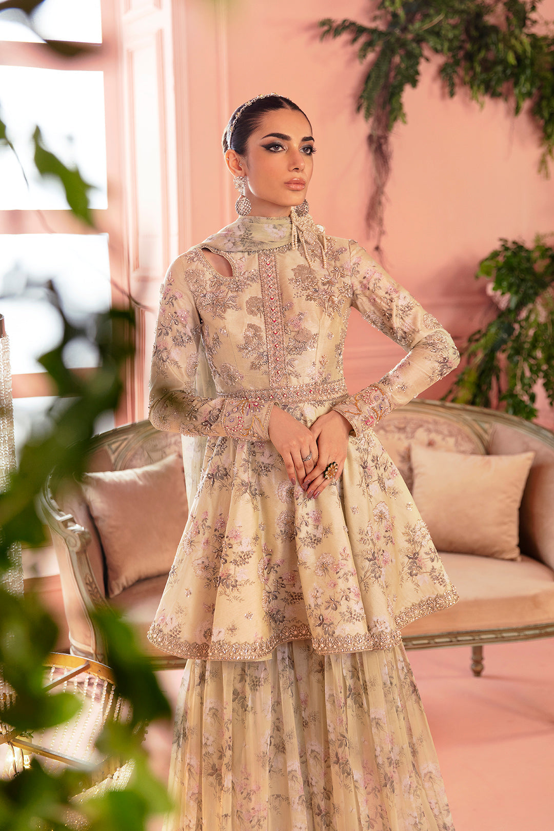 https://cdn.shopify.com/s/files/1/0523/4327/5696/products/Zareen-2.jpg?v=1755960971