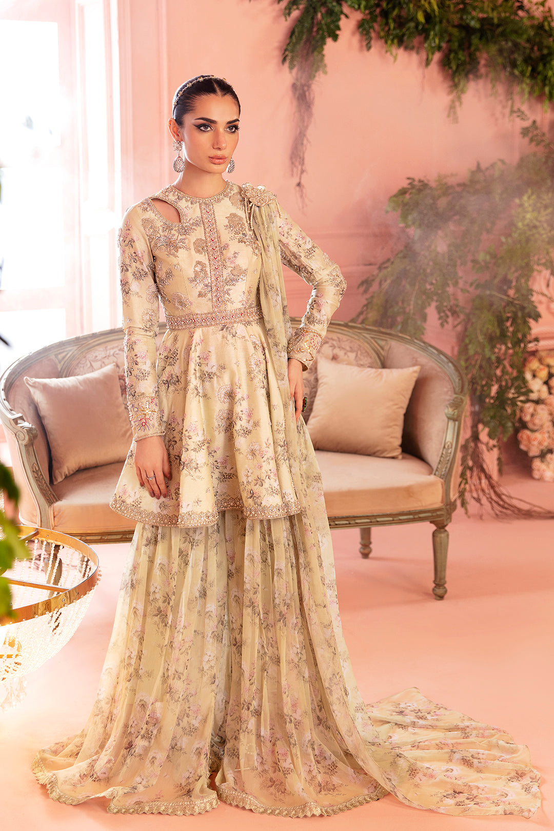 https://cdn.shopify.com/s/files/1/0523/4327/5696/products/Zareen01.jpg?v=1755960971