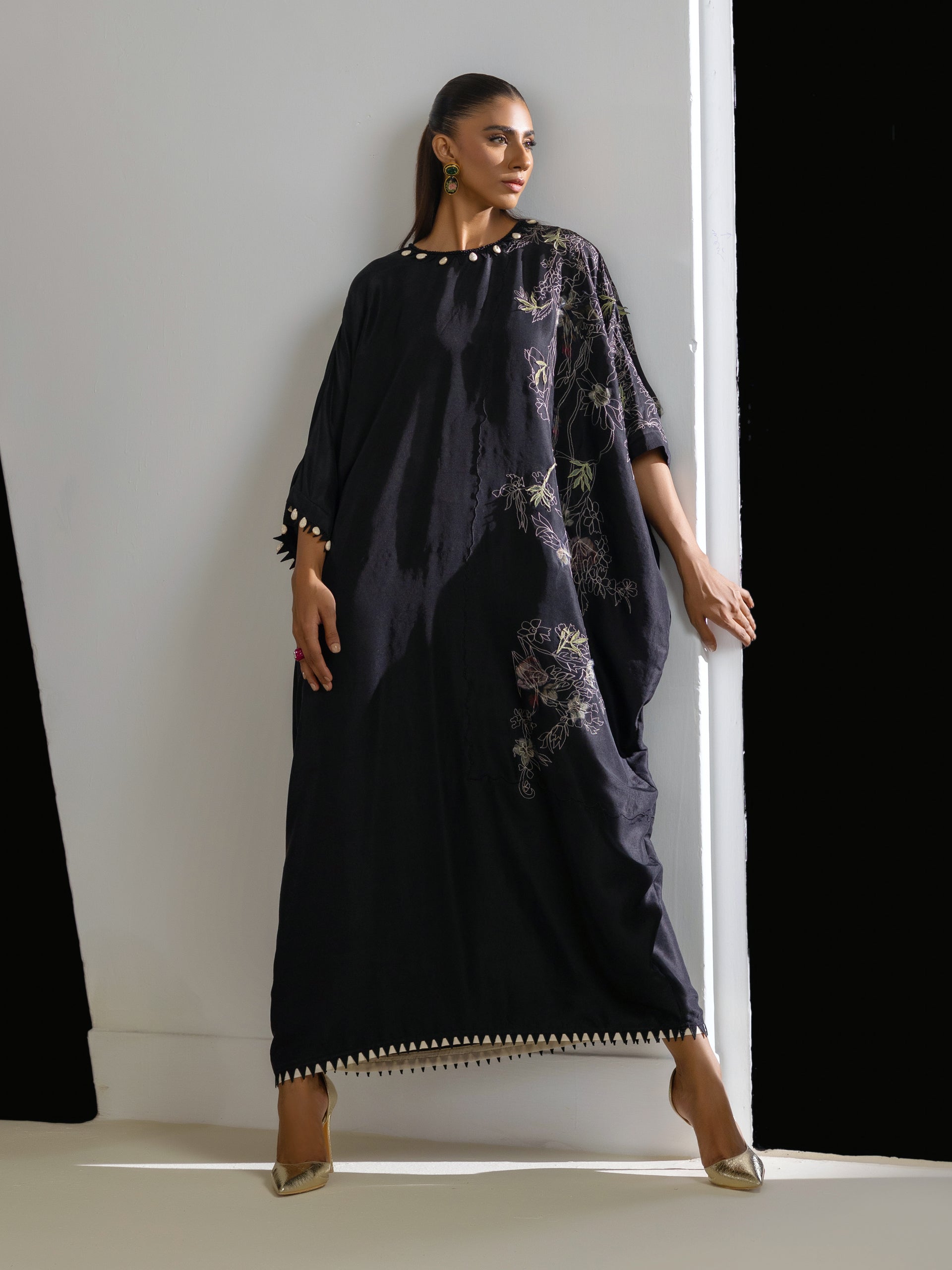 https://cdn.shopify.com/s/files/1/0768/4872/6205/files/Zee-2.jpg?v=1777658061
