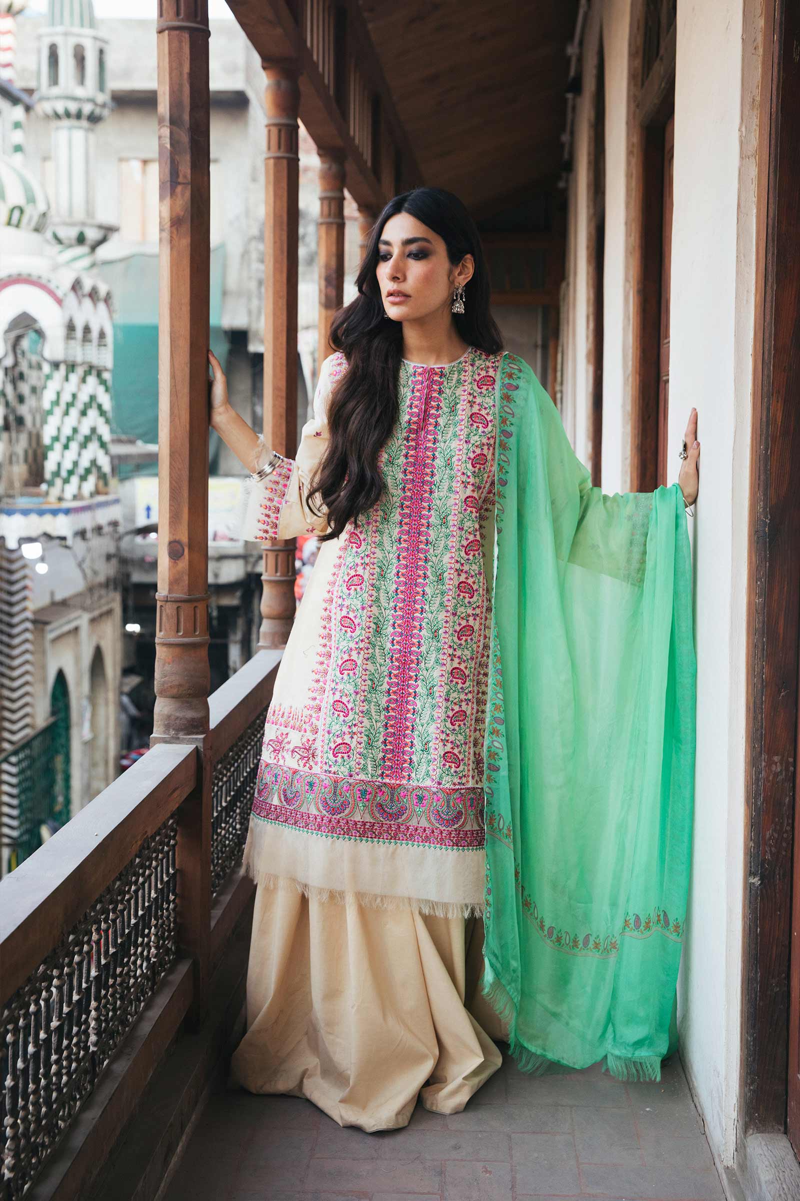 https://cdn.shopify.com/s/files/1/0340/8376/6405/products/Ziya-A.jpg?v=1647784691