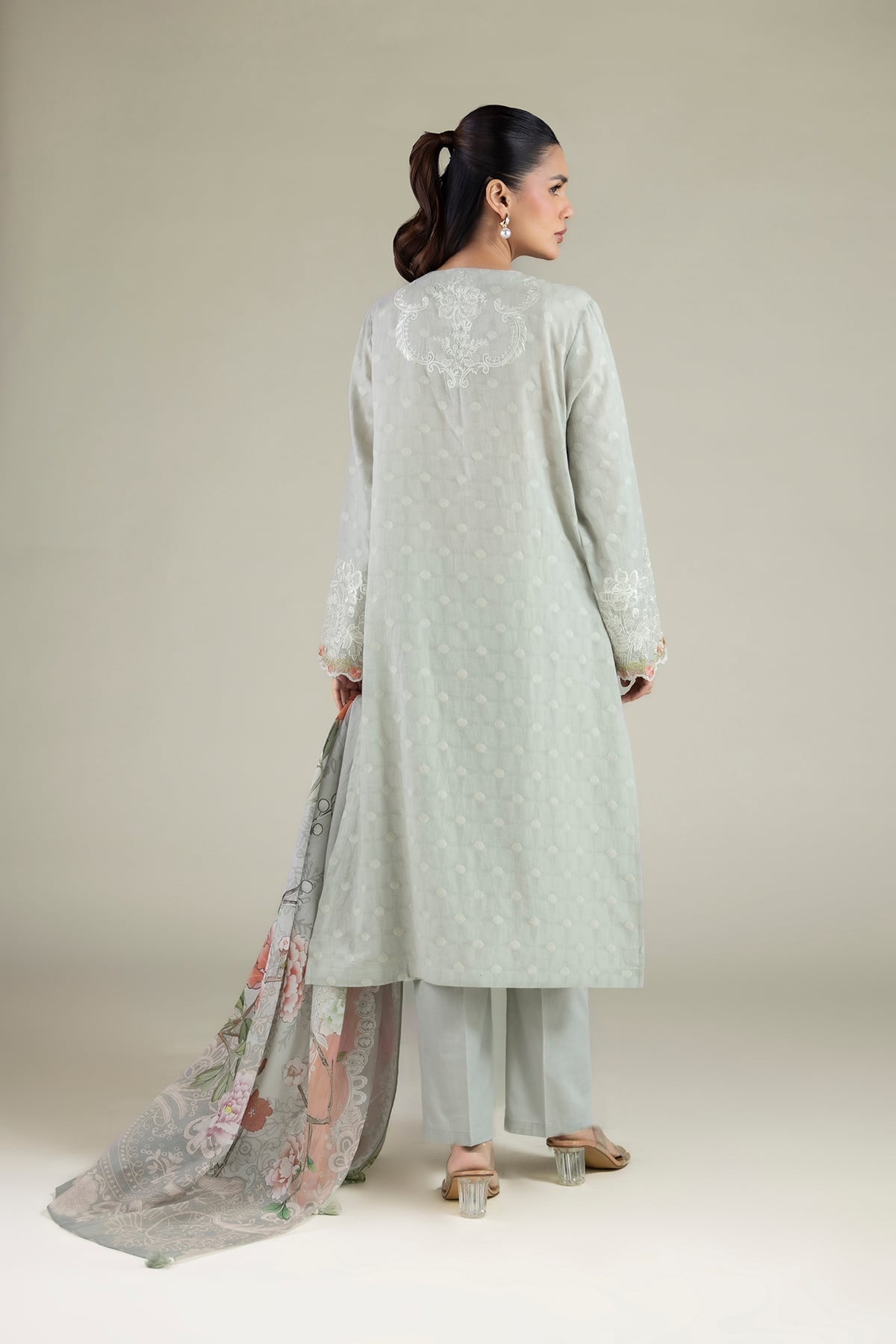Tailored 3-Piece Broshia