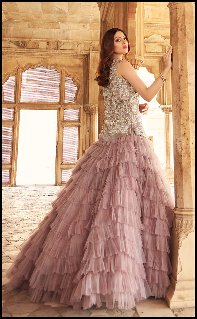 https://cdn.shopify.com/s/files/1/0560/5431/7229/products/aarzoo-bridal-bridal-163080.jpg?v=1664392663