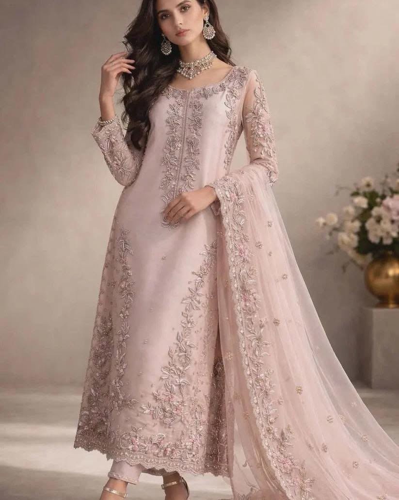 Agha Noor – Blush Royale Style
