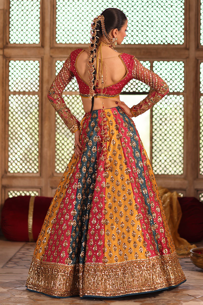 Aisha Imran – Zardan Style