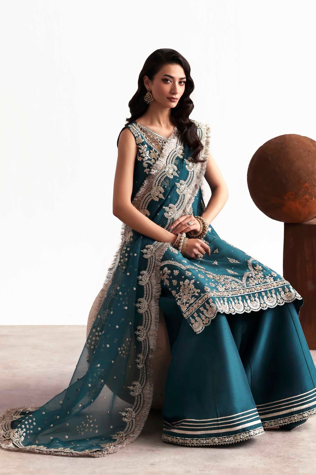 Akbar Aslam – Teal Style