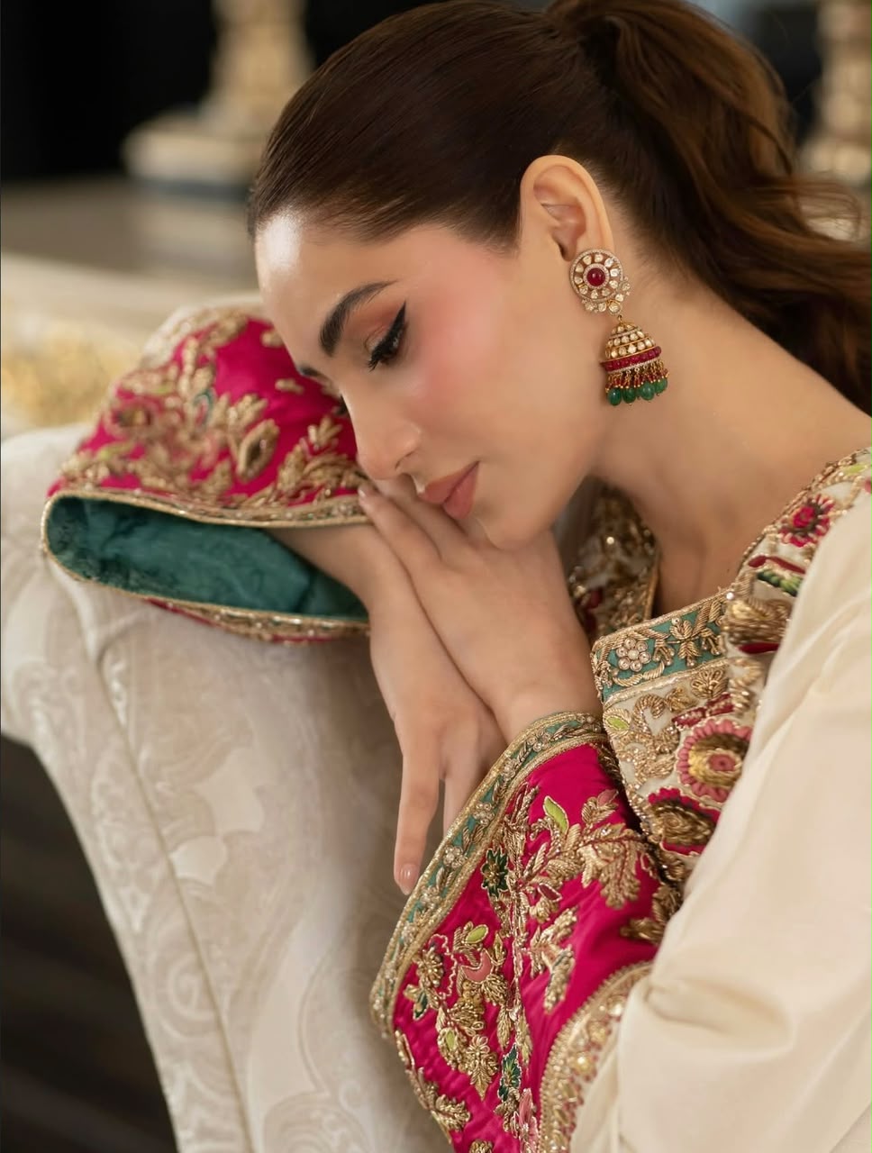 Aleena Khan Noor e Nazar Style