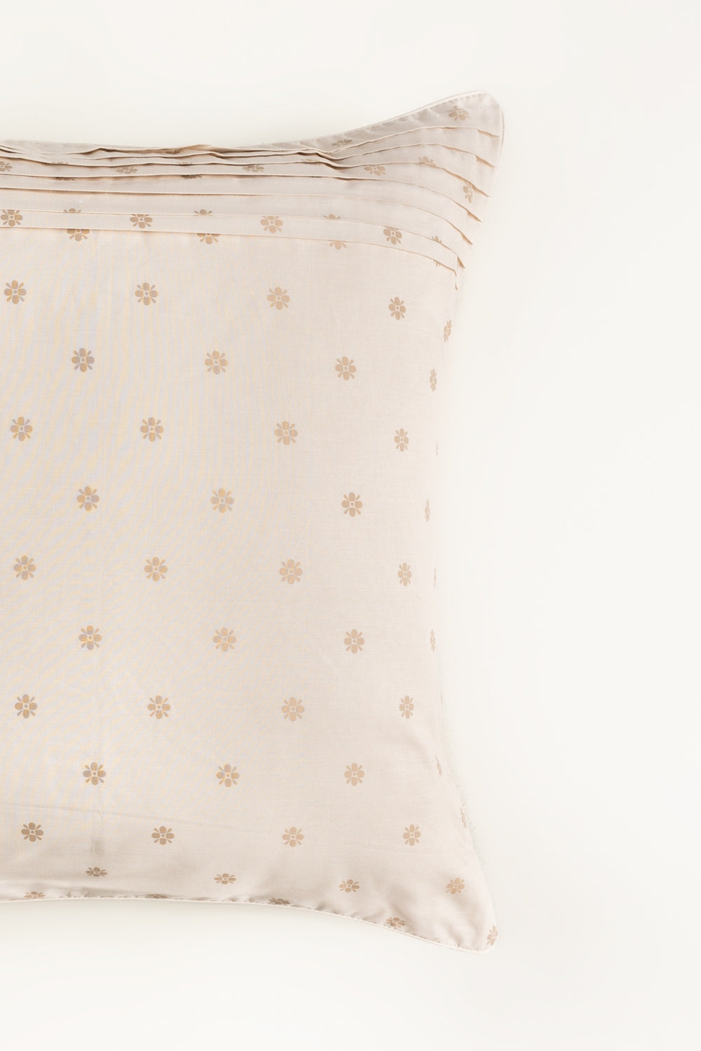 https://cdn.shopify.com/s/files/1/0706/3253/8159/files/amber-brown-t-150-euro-sham-cushion-cover-gulahmed-closeup_2.jpg?v=1758373630