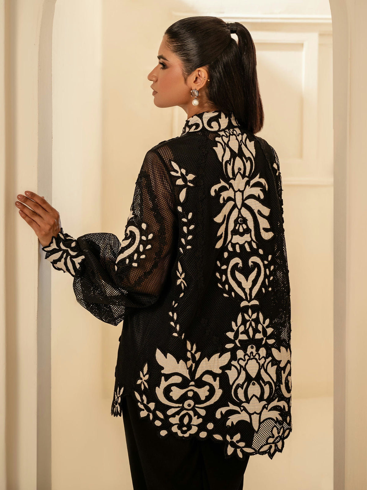 Lea '26 - Ambre - Black
