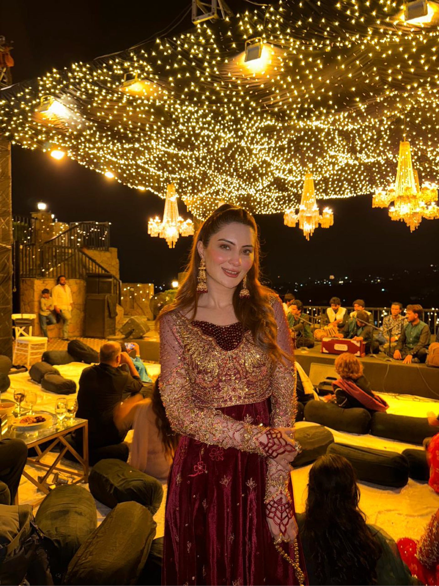 https://cdn.shopify.com/s/files/1/0523/4327/5696/files/amie-velvet-maroon-dress-mysie-9.jpg?v=1761225521