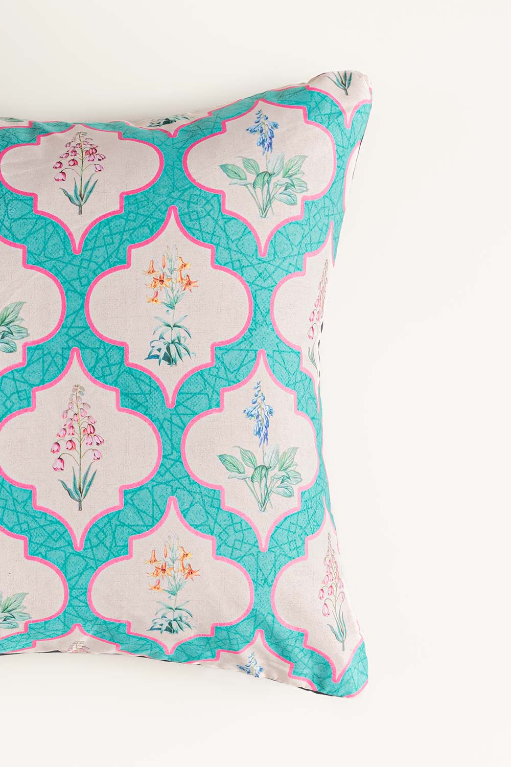Aw24-Dgc-005 Digital Cushion Cover