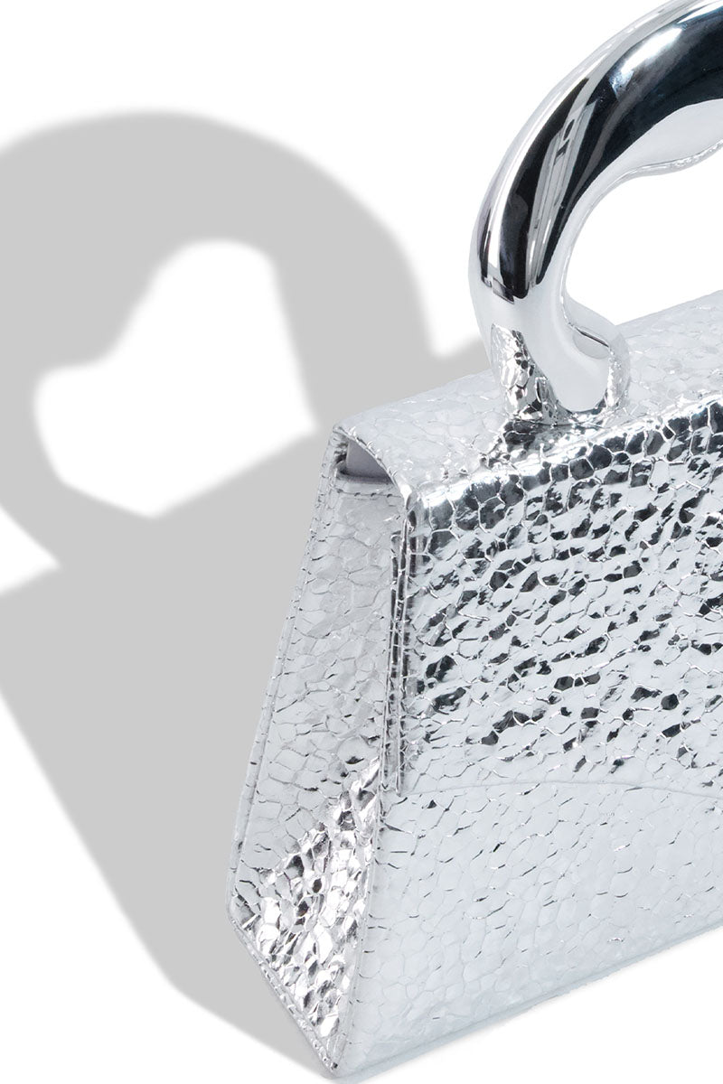 https://cdn.shopify.com/s/files/1/0178/4492/8612/files/bags_0003_006_2.jpg?v=1741242657
