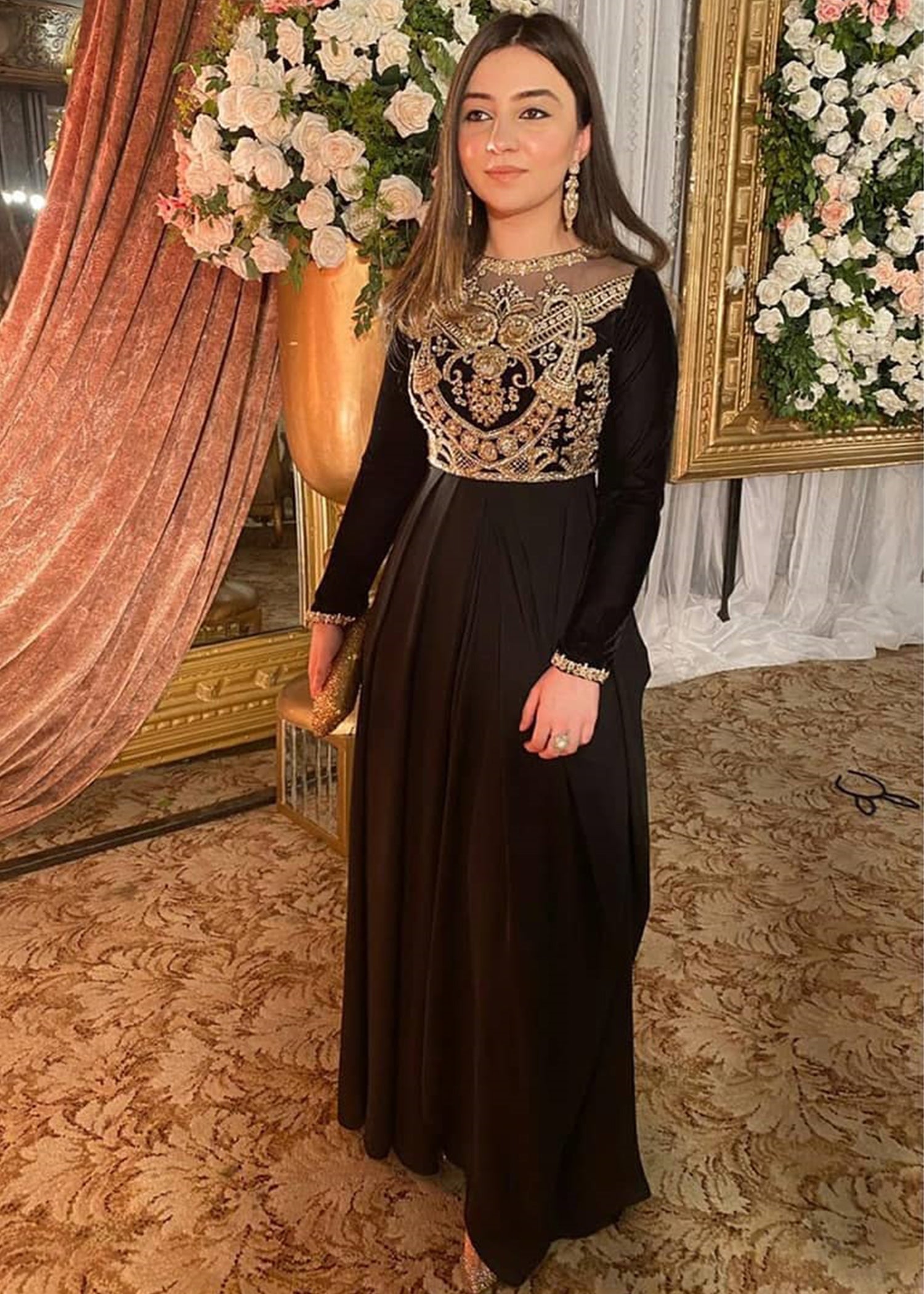 sadaf-fawad-khan-pool-81485705