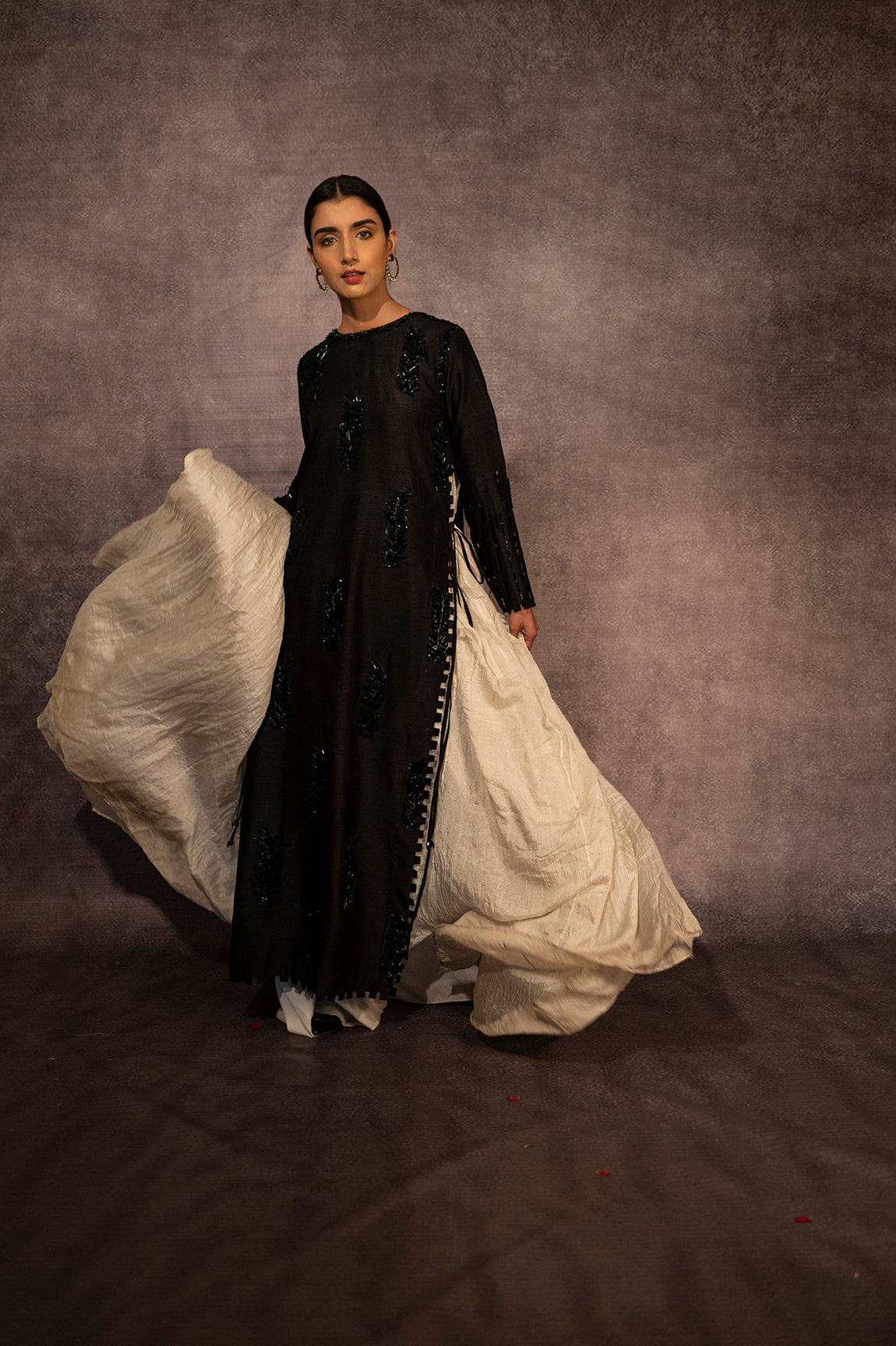https://cdn.shopify.com/s/files/1/0560/5431/7229/products/black-long-semi-formals-632760.jpg?v=1664397661