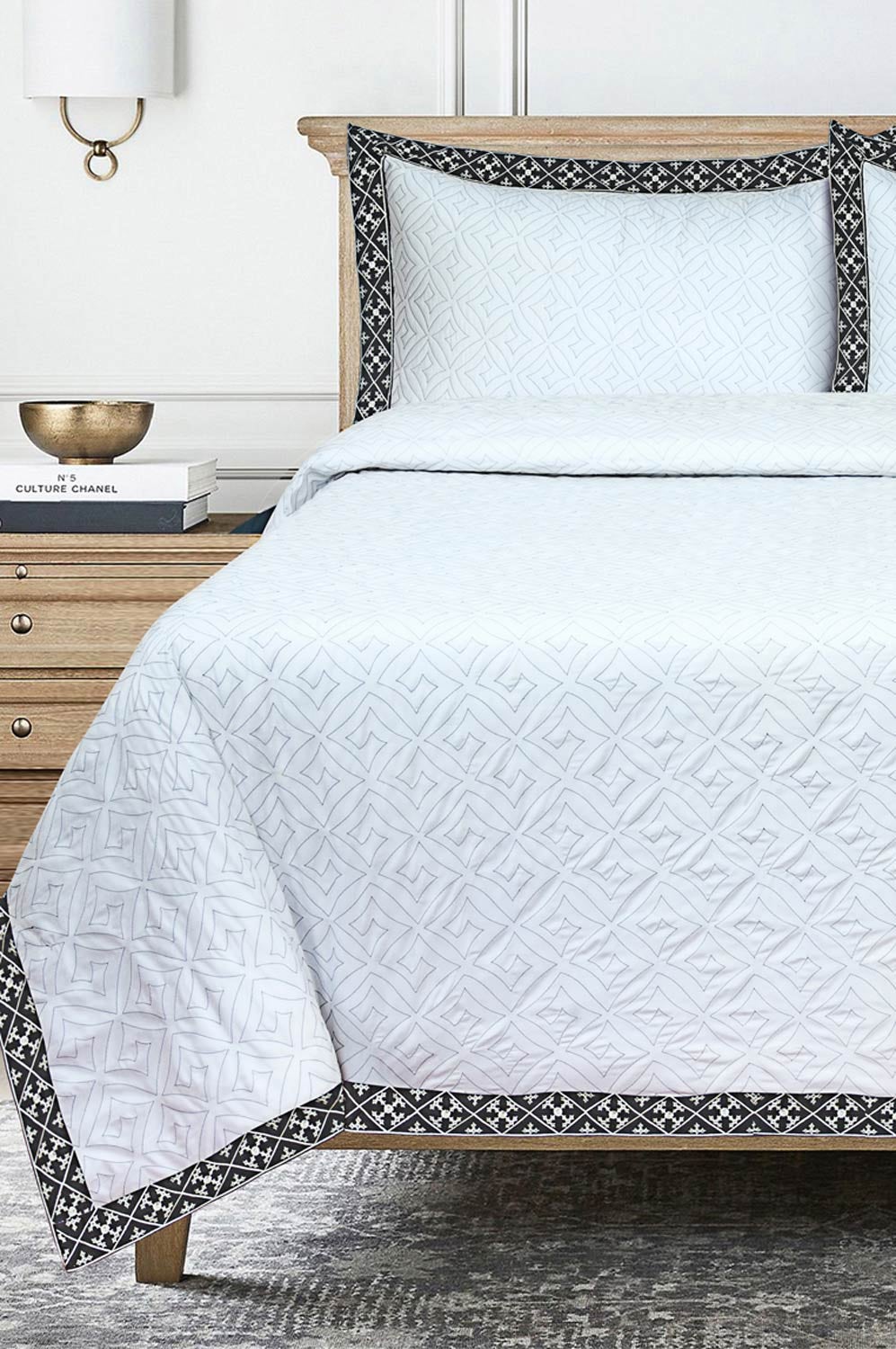 Black And White Quilt Cover Set