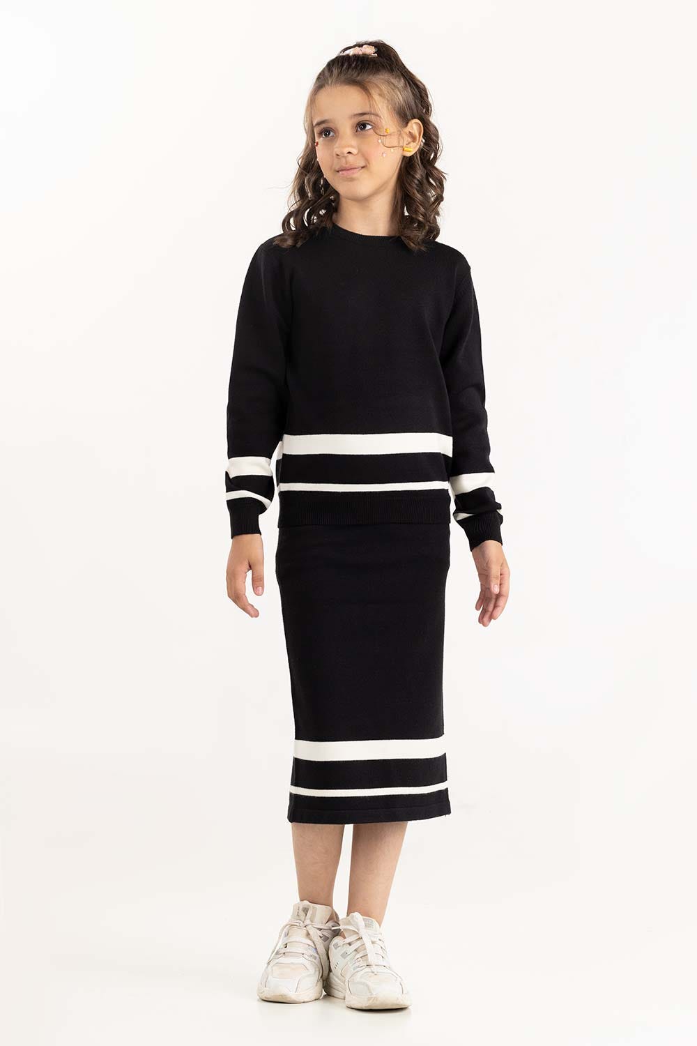 Junior Girl Black Striped Knit Sweater