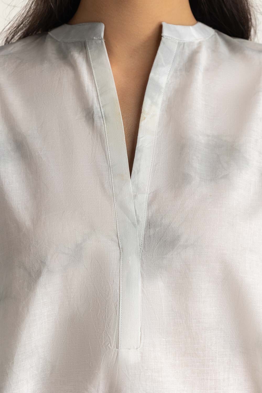 https://cdn.shopify.com/s/files/1/0706/3253/8159/files/blouse_wm-cs-ss24-032_3.jpg?v=1758455653