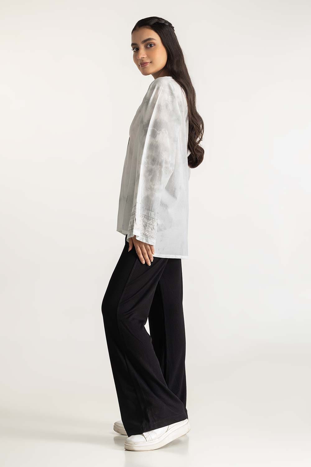 https://cdn.shopify.com/s/files/1/0706/3253/8159/files/blouse_wm-cs-ss24-032_7.jpg?v=1758455652