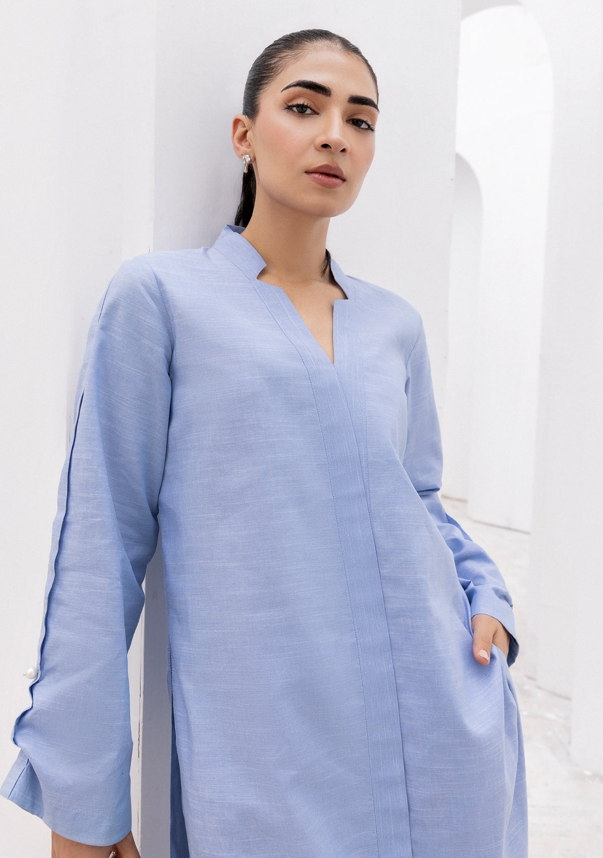 https://cdn.shopify.com/s/files/1/0676/8177/9968/products/blue2_954adf1b-e4fb-4555-bb1a-84674f11c156.jpg?v=1708639086