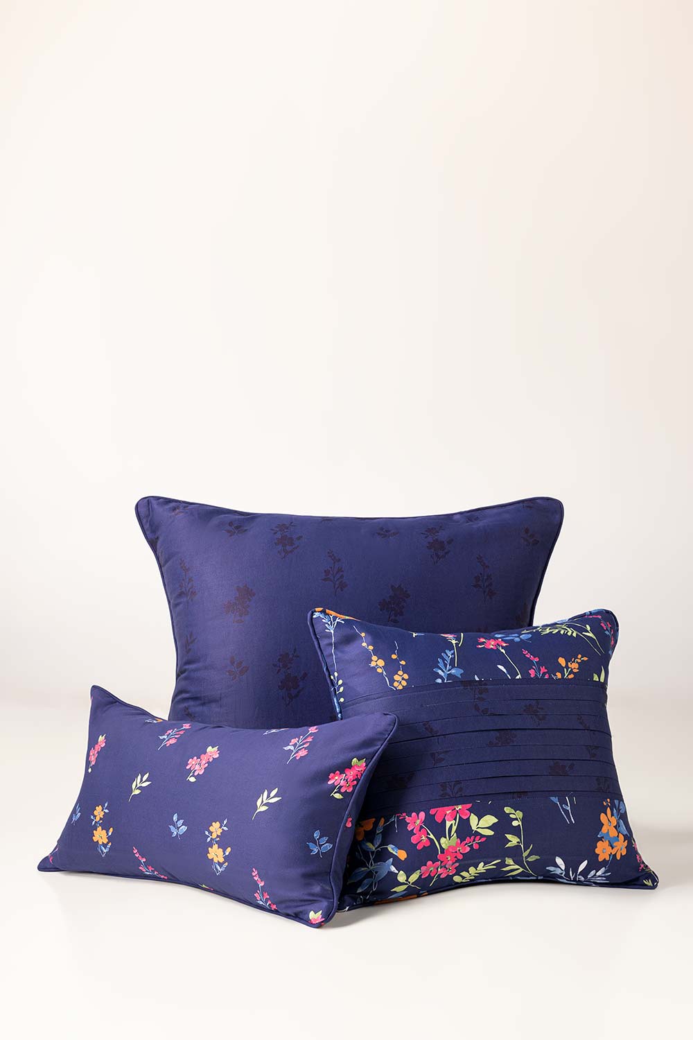 Botanical Charm T-200 Deck Cushion Cover